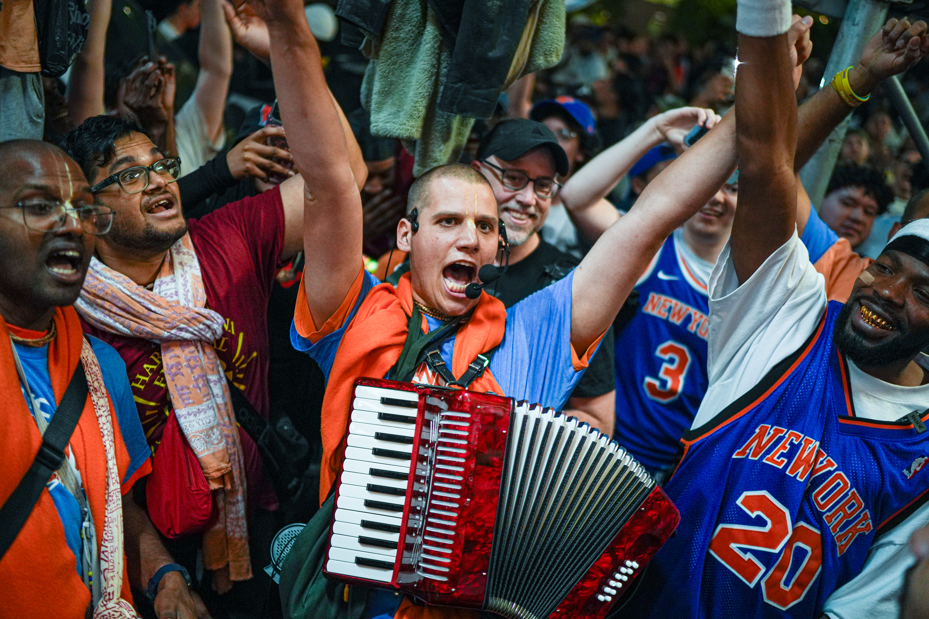 NYC declares 'Wear Blue and Orange Day' for Knicks Game 4 - silive.com