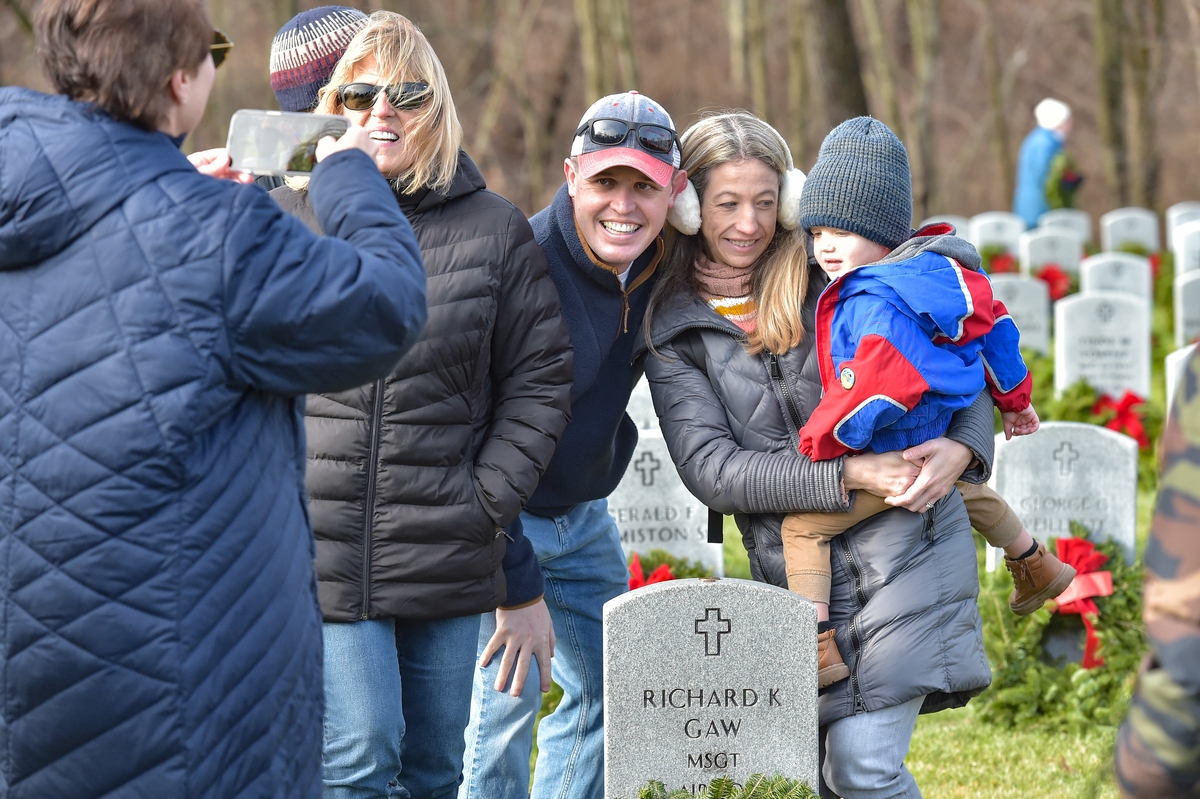 Wreaths across America at the Massachusetts Veterans Memorial Cemetery ...