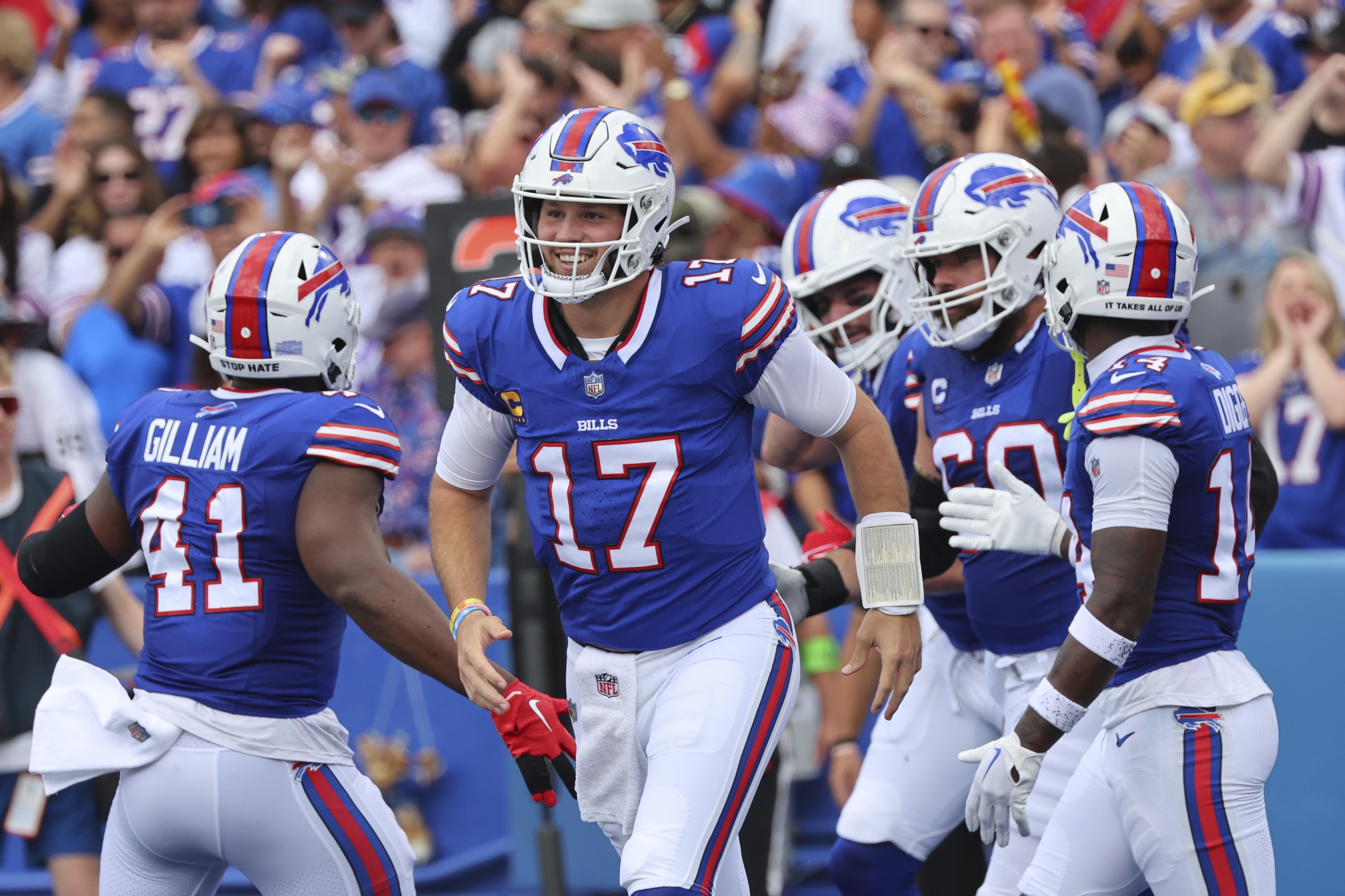 Buffalo Bills running back Darrynton Evans (37) rushes during an NFL  football game, Sunday, Aug. 19, 2023, in Pittsburgh. (AP Photo/Matt Durisko  Stock Photo - Alamy