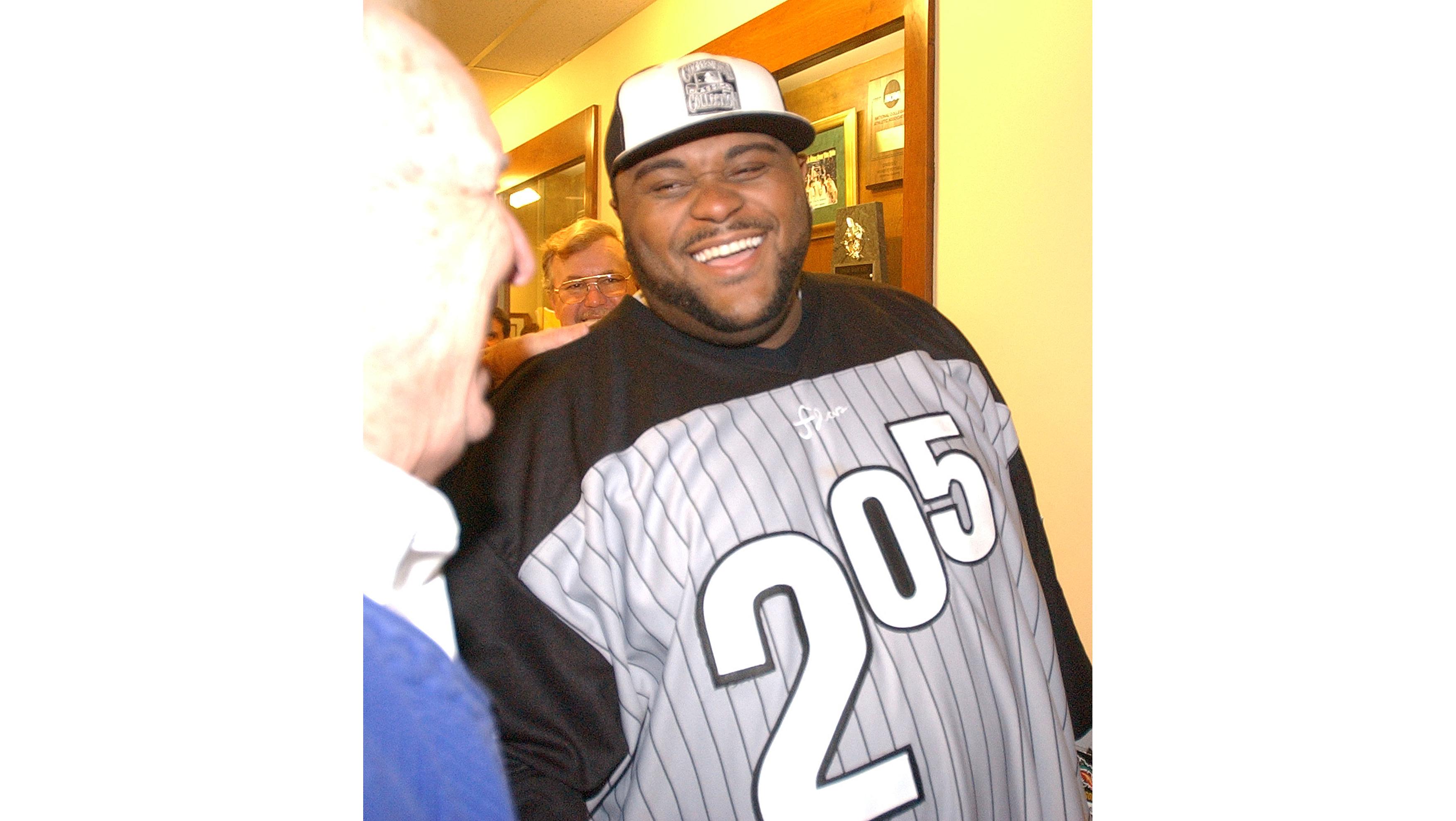 Ruben Studdard shares a laugh with fans during a visit to Birmingham in February 2003. HIs fame was growing on "American Idol." (AL.com file photo/Joe Songer)