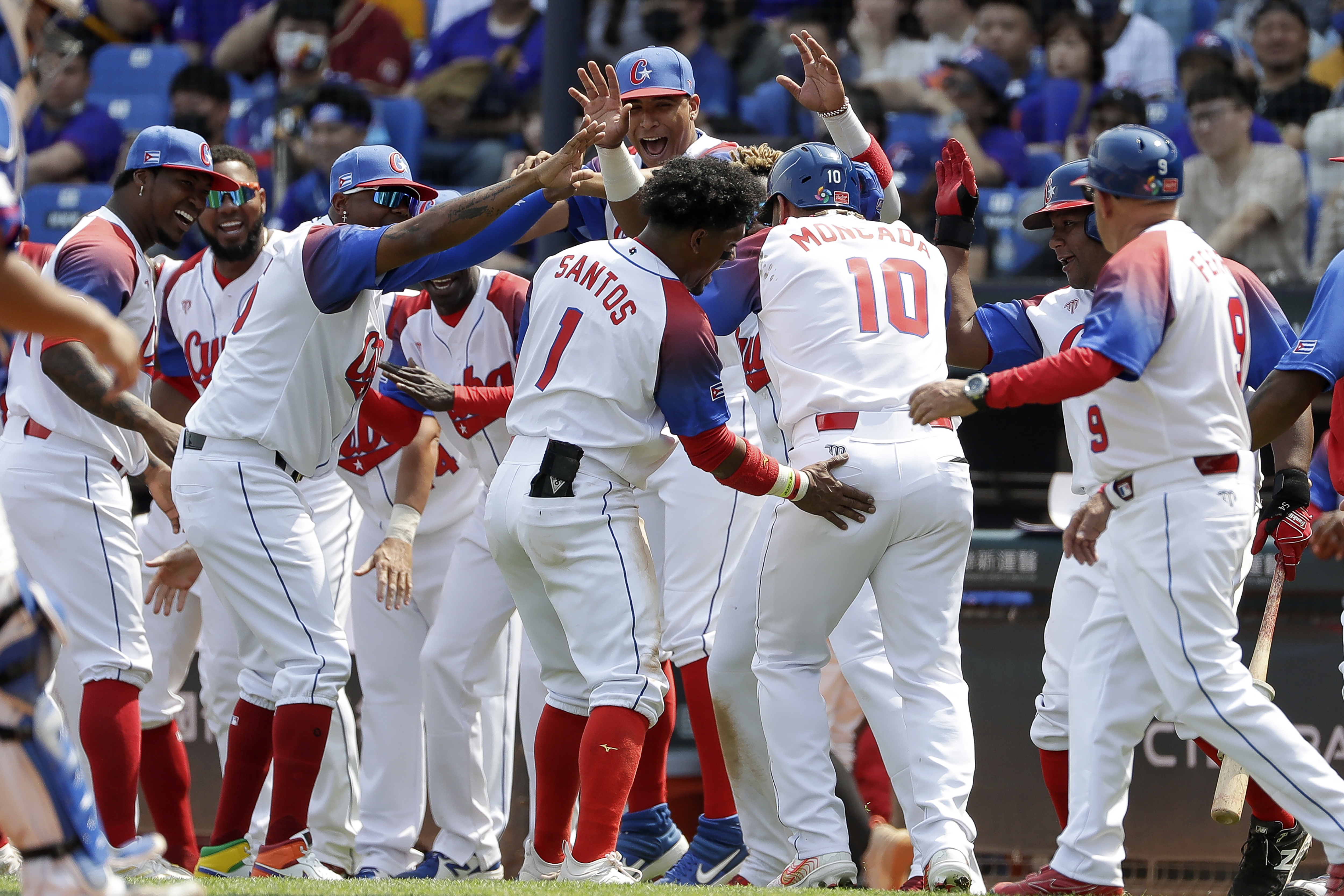 Agent: Cuban baseball player who defected after World Baseball