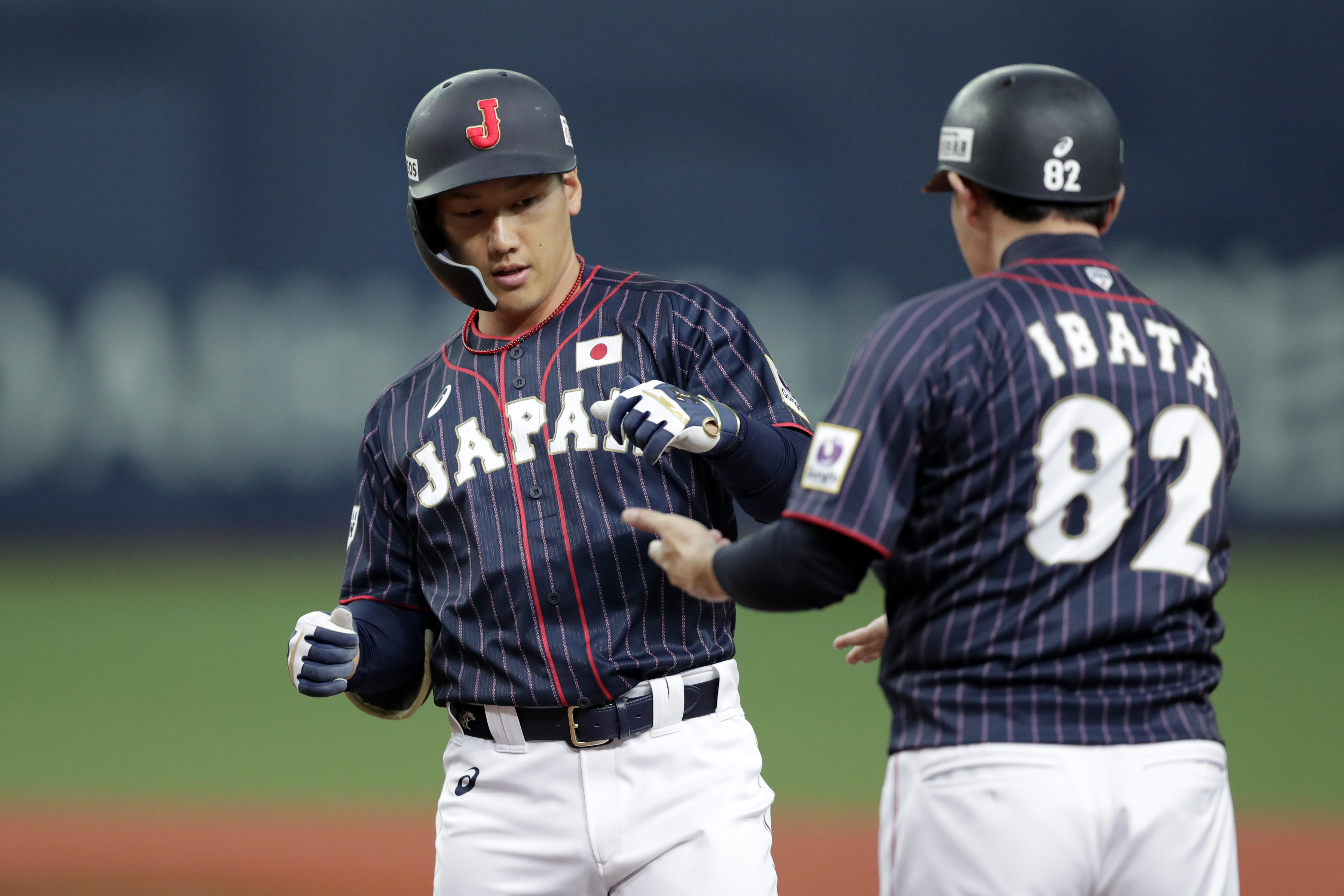 Red Sox outfielder Masataka Yoshida arrives to complete Samurai
