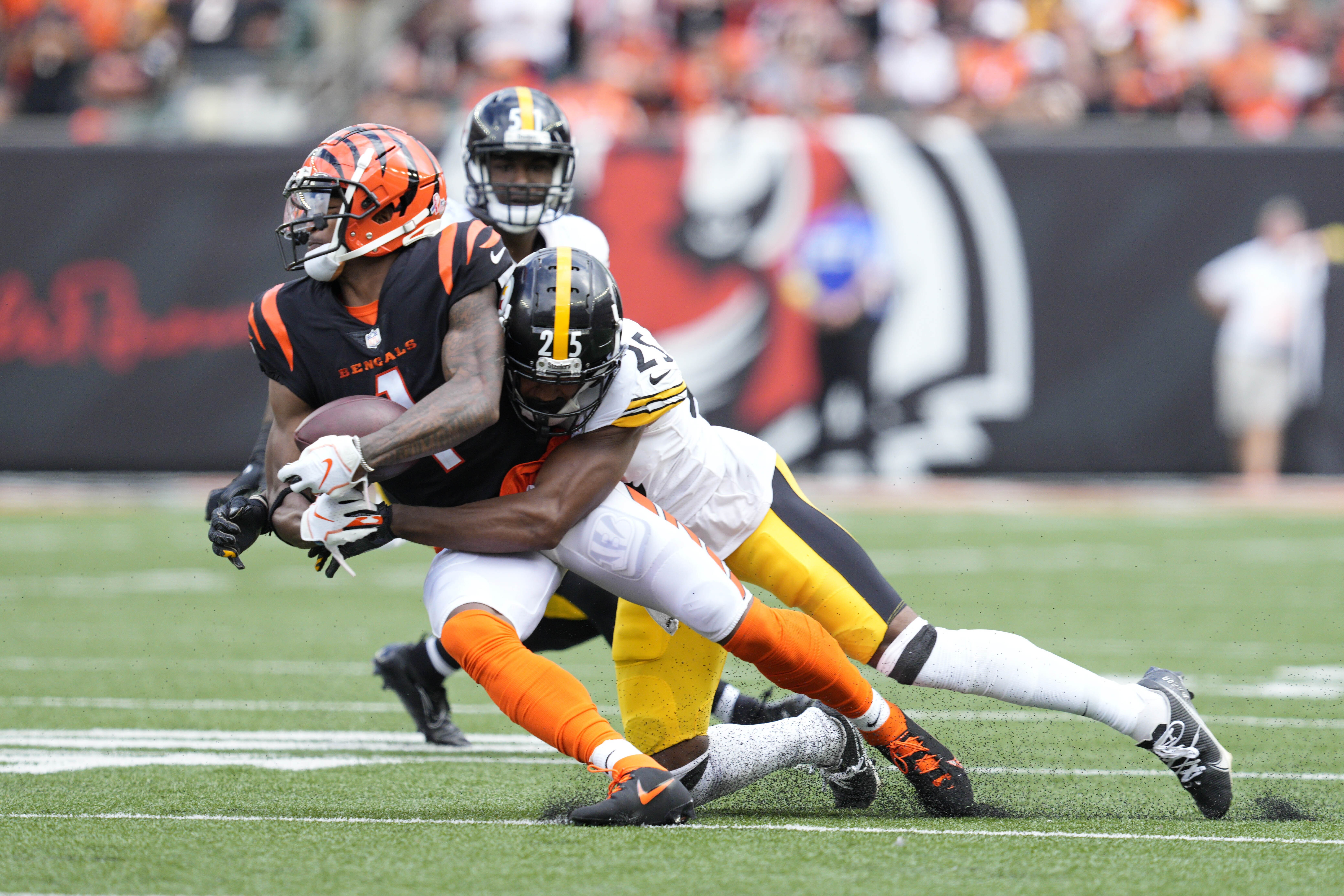 Reactions: Higgins' TD catch extends Bengals' lead against Steelers