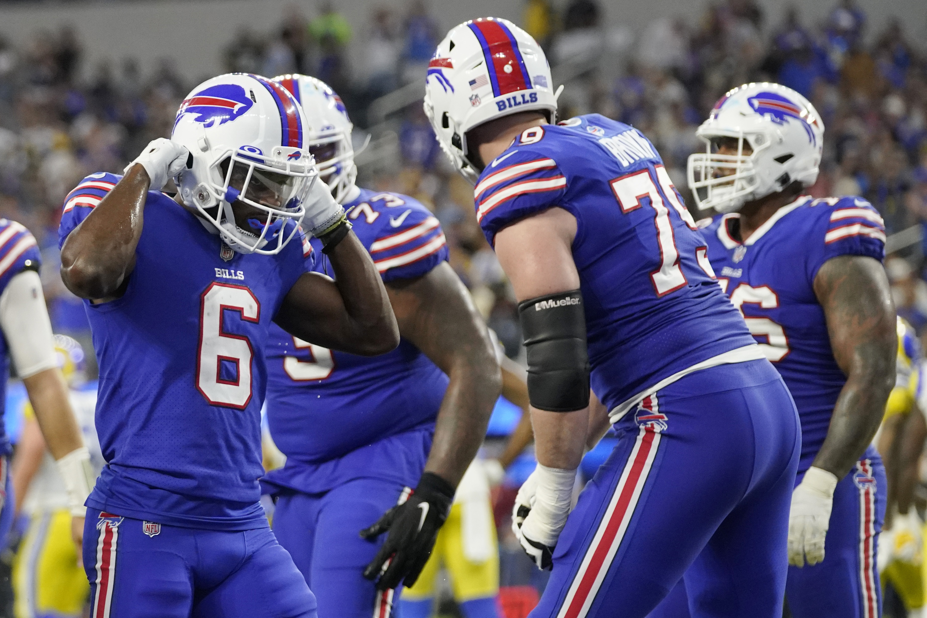 Bills WR Stefon Diggs is tackled by Rams LB Terrell Lewis - 2022 Buffalo  Bills - Bills Fans