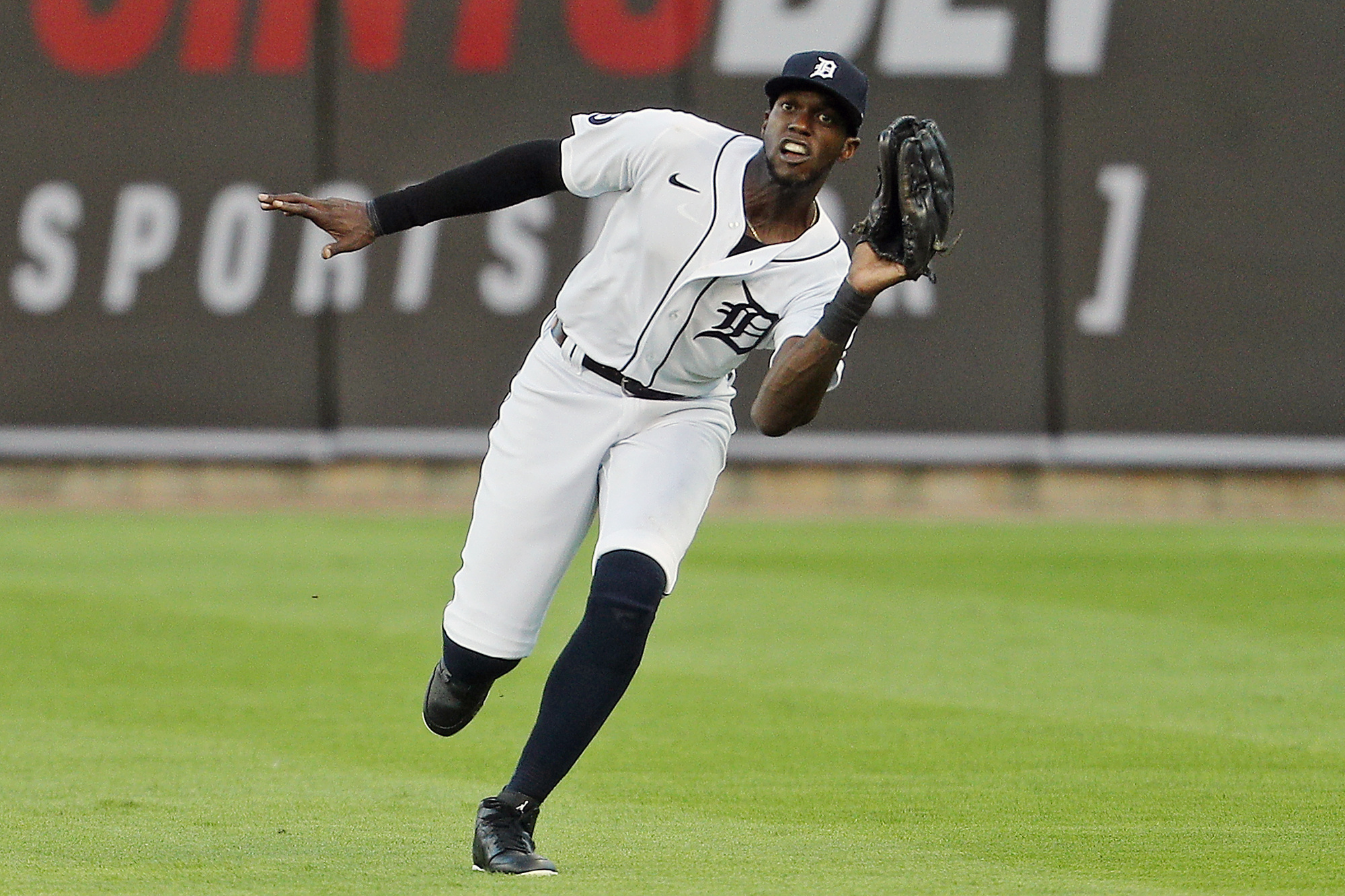 MLB on FOX - The Detroit Tigers and Kansas City Royals saluted the