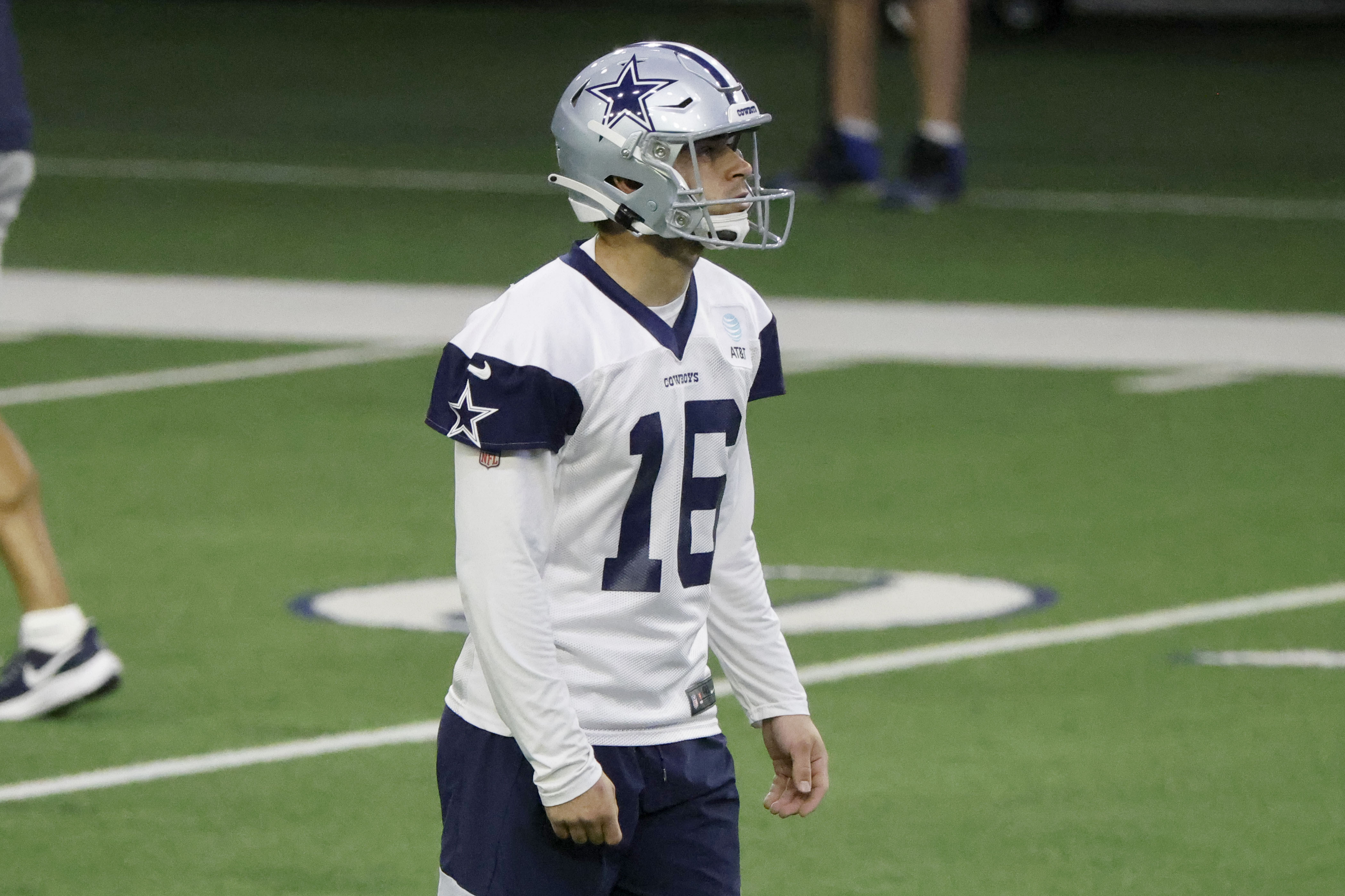 Dallas Cowboys sign kicker Tristan Vizcaino as insurance after