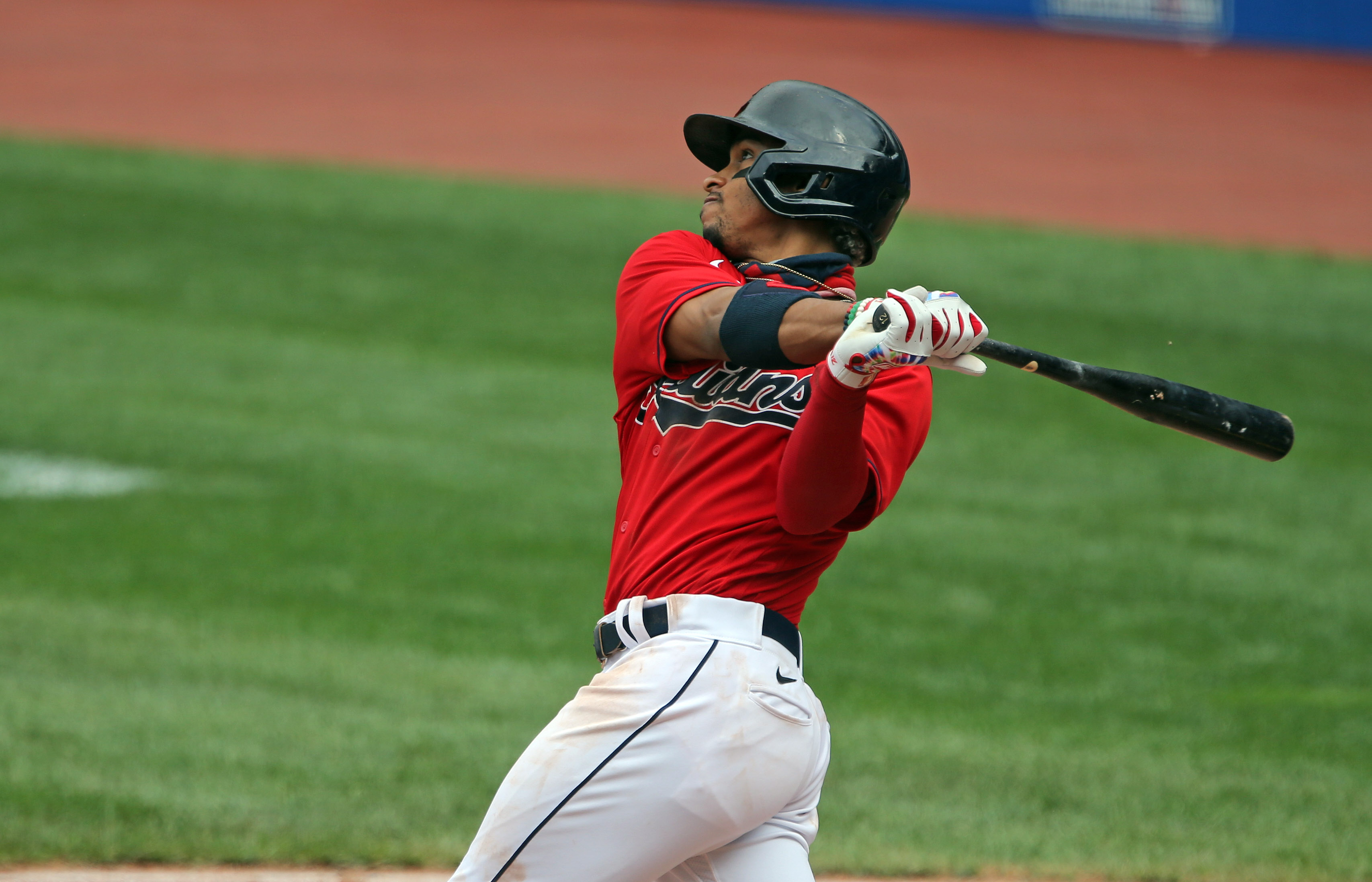 Why did the Tribe's Francisco Lindor look and play distracted this season?  – Terry Pluto 
