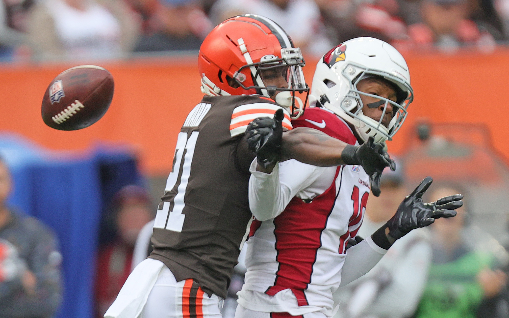 Denzel Ward's 99-yard return of Burrow's pick-6 gives Browns 7-0 lead