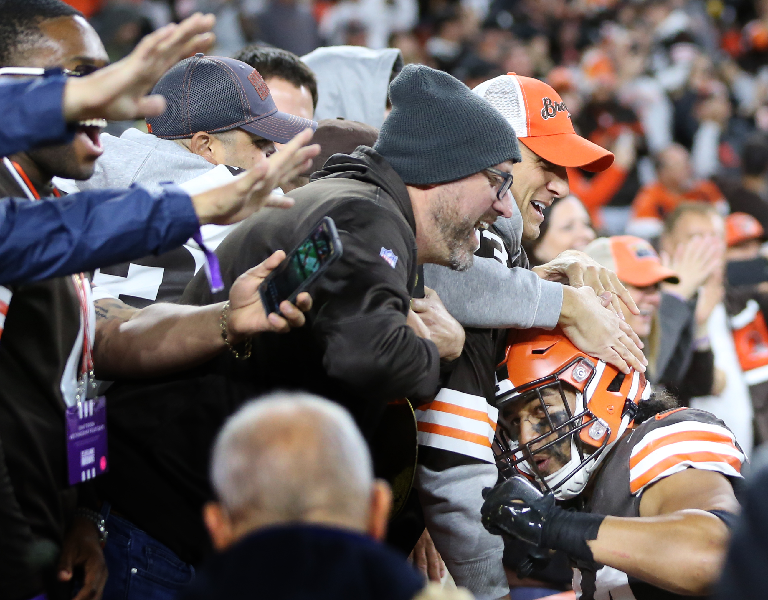 Ravens QB Lamar Jackson delights Browns fans with trade request