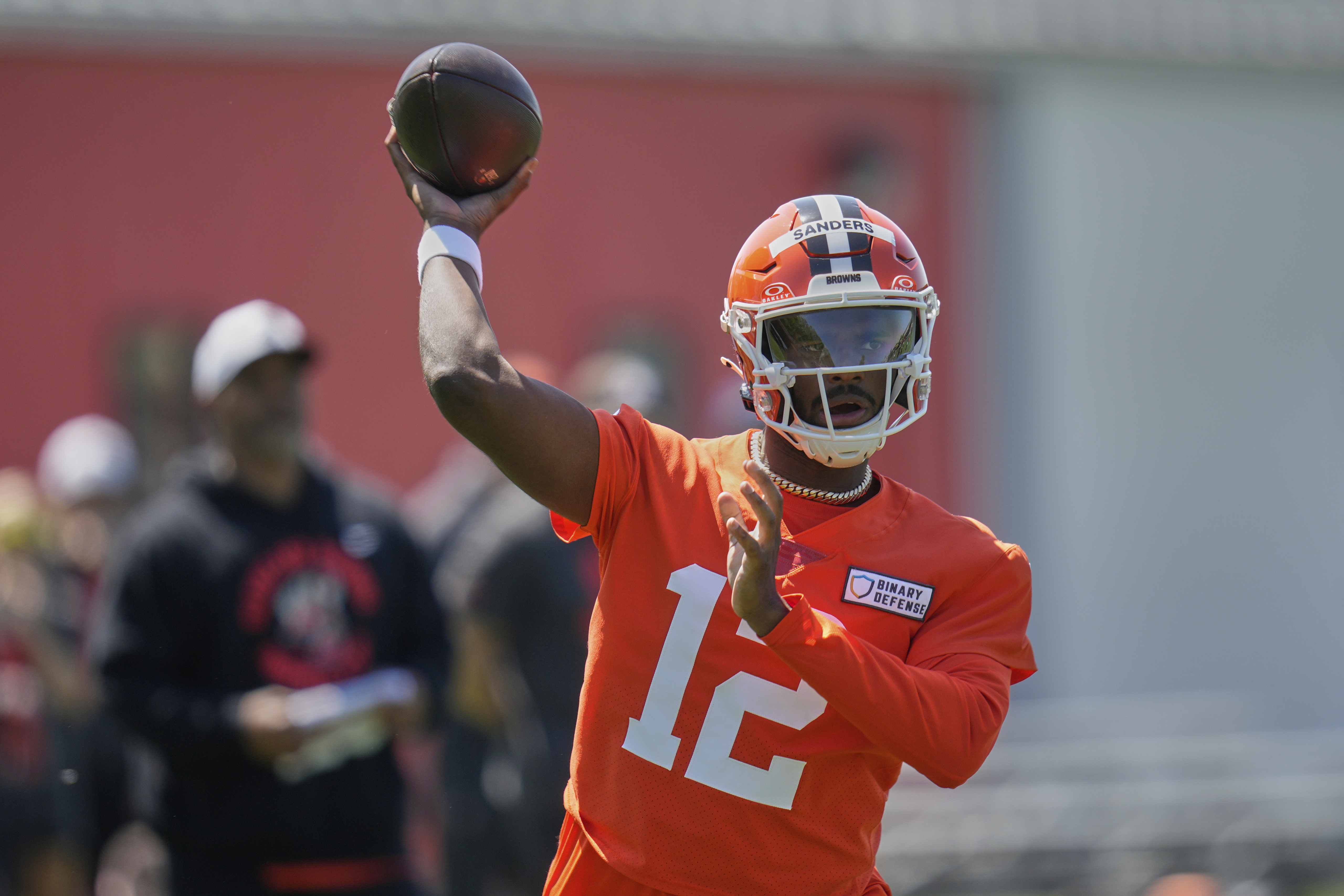 Former NFL DL scorches Steelers for passing on Shedeur Sanders