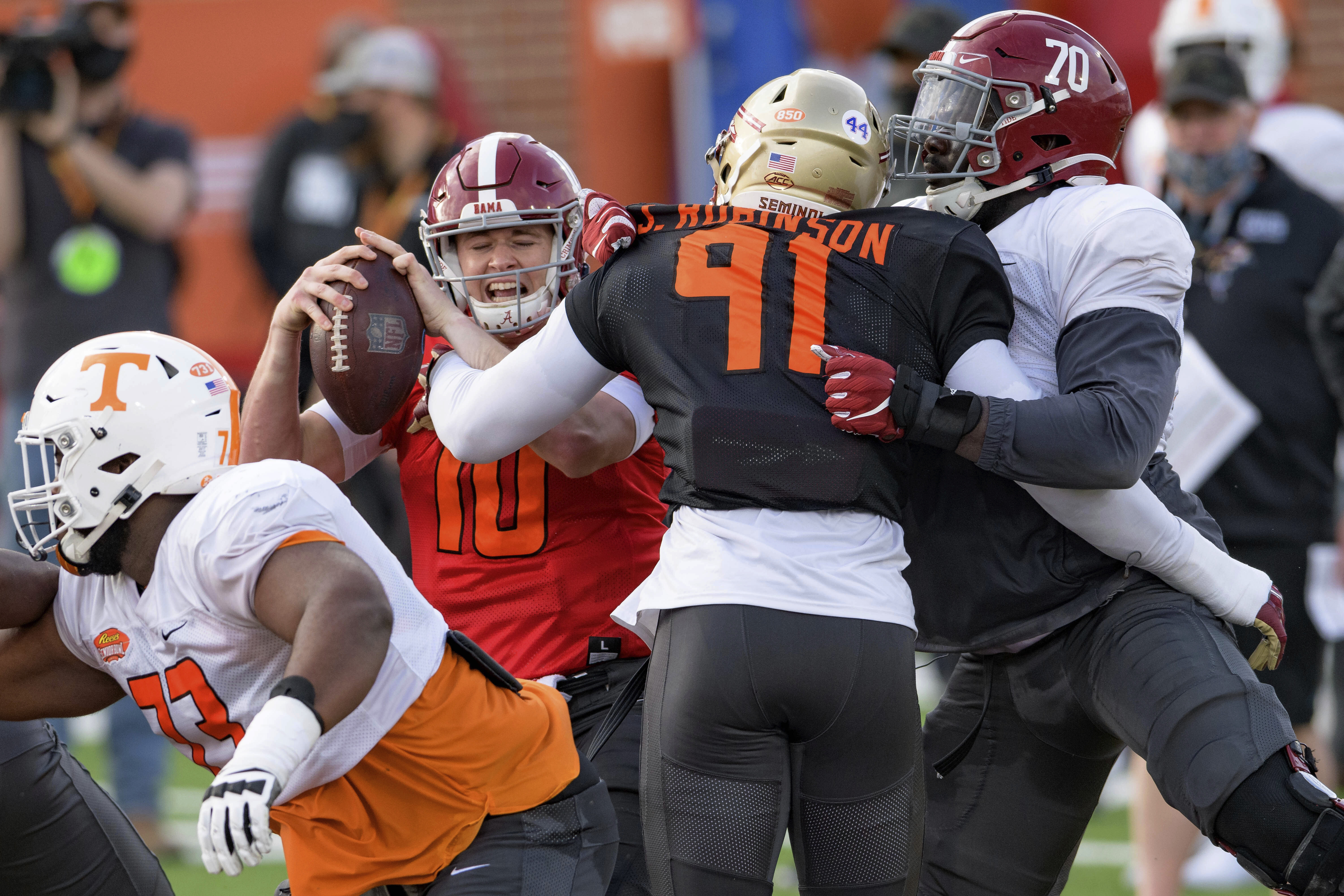 Alabama quarterback Mac Jones accepts 2021 Senior Bowl invitation 