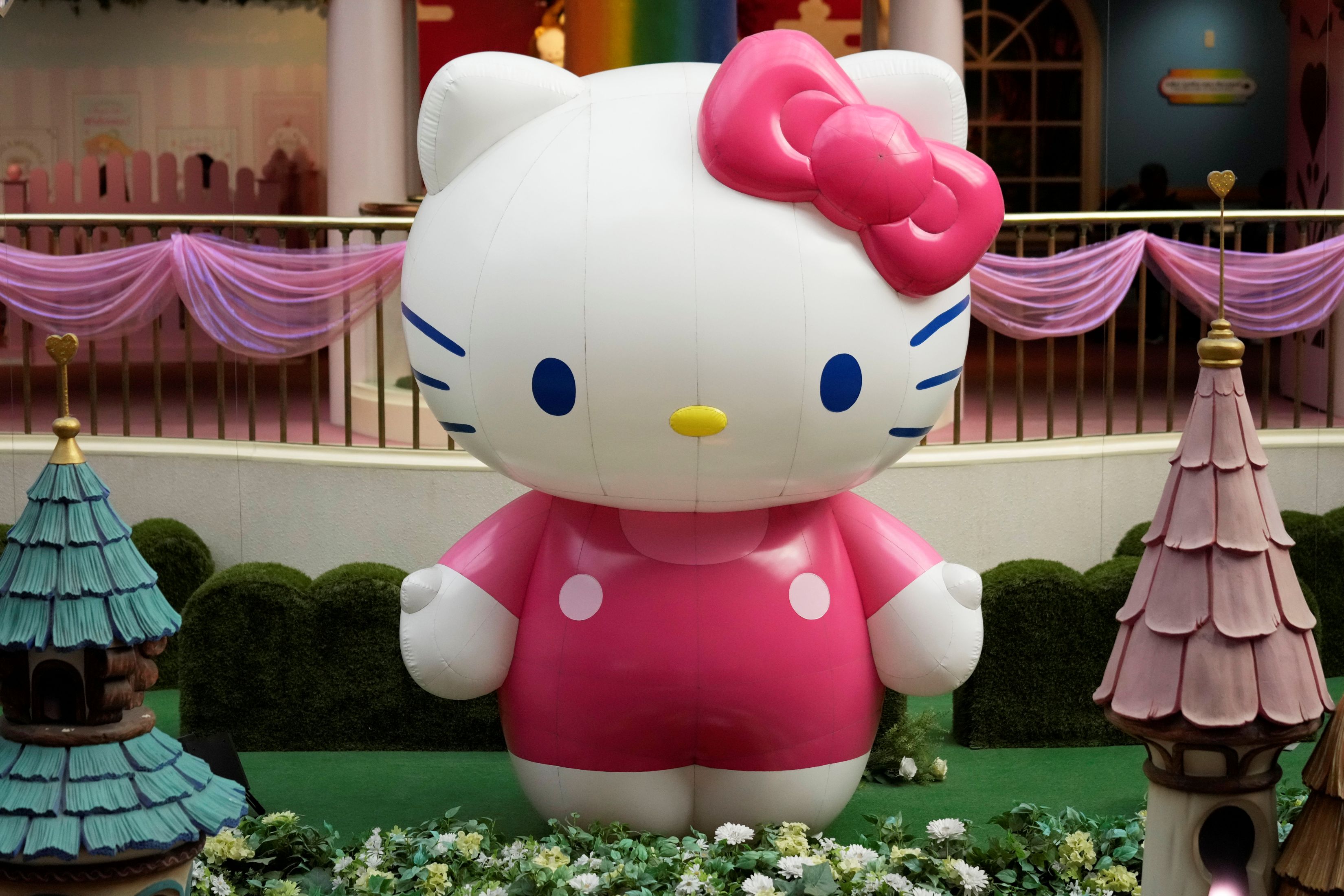 Hello Kitty Café Truck: Westlake Crocker Park stop date and hours