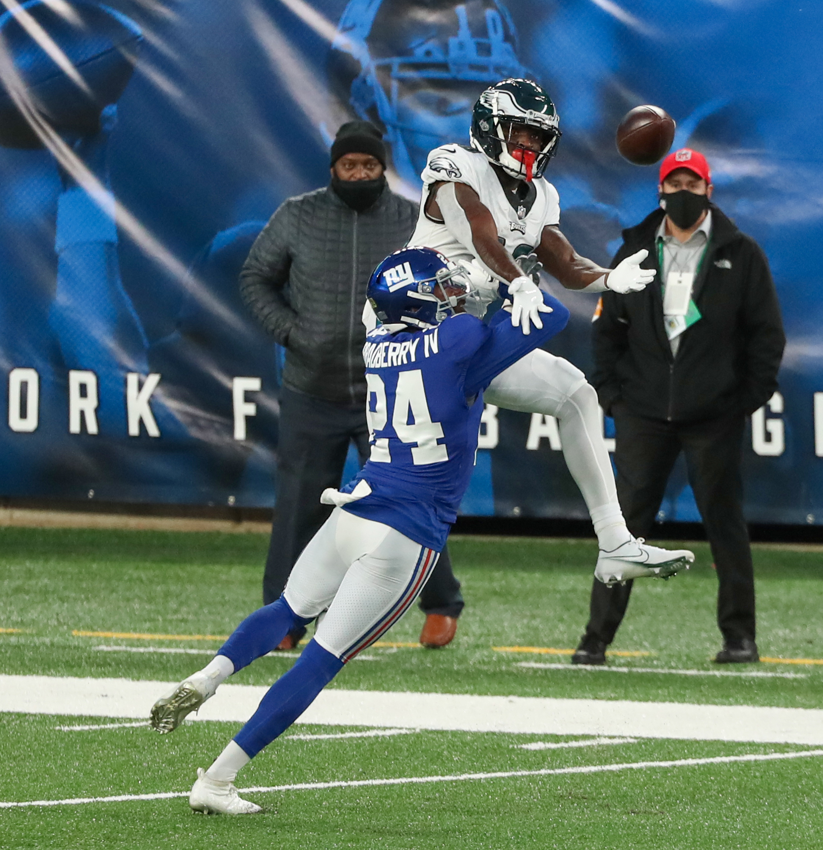 Dallas Goedert Goes Viral With Floss Dance After Eagles Win Over