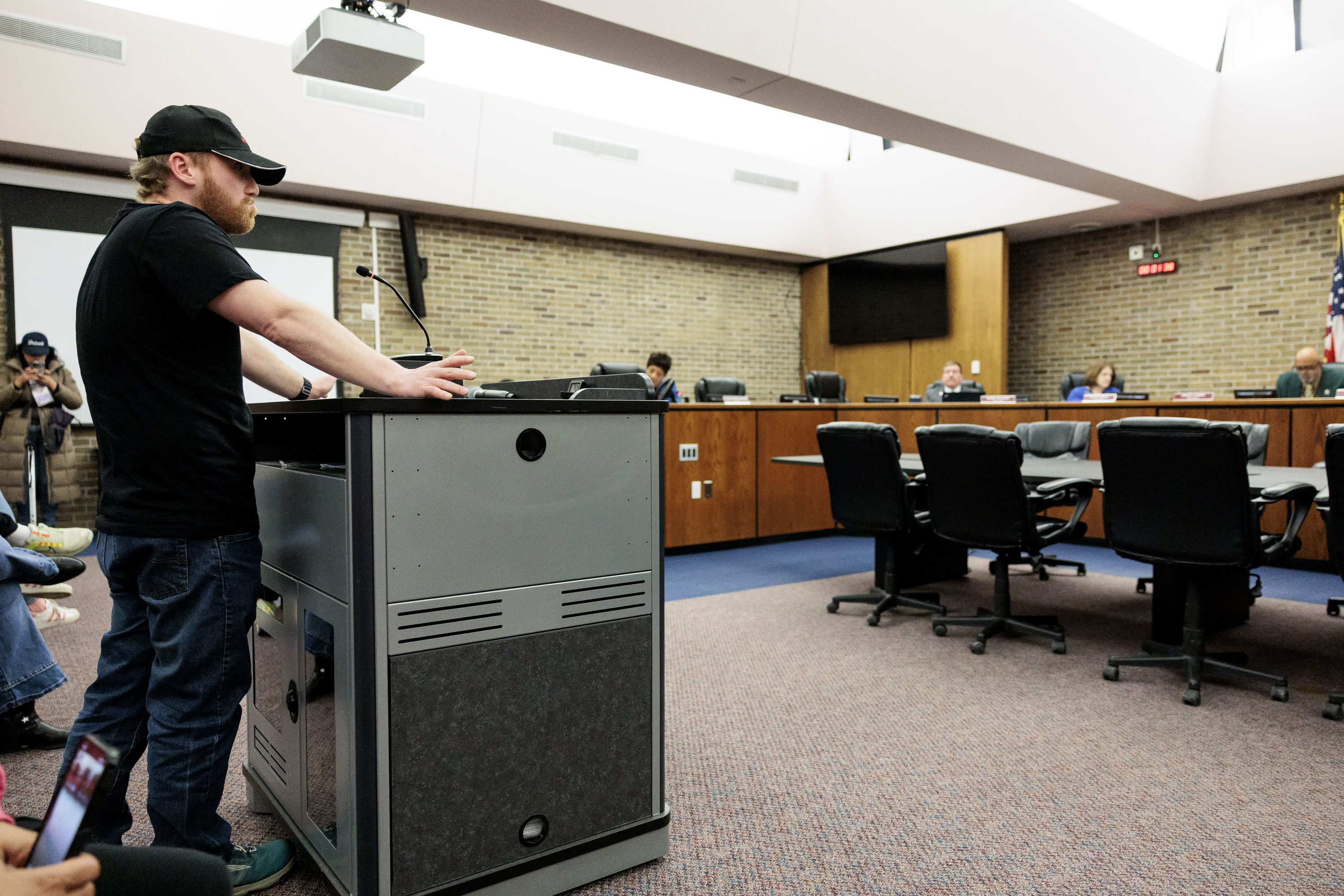 Romulus City Council signs resolution against ICE facility in town ...