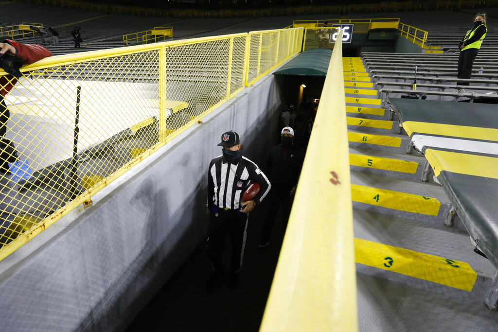 Packers with indefinite hold on hosting fans at Lambeau Field