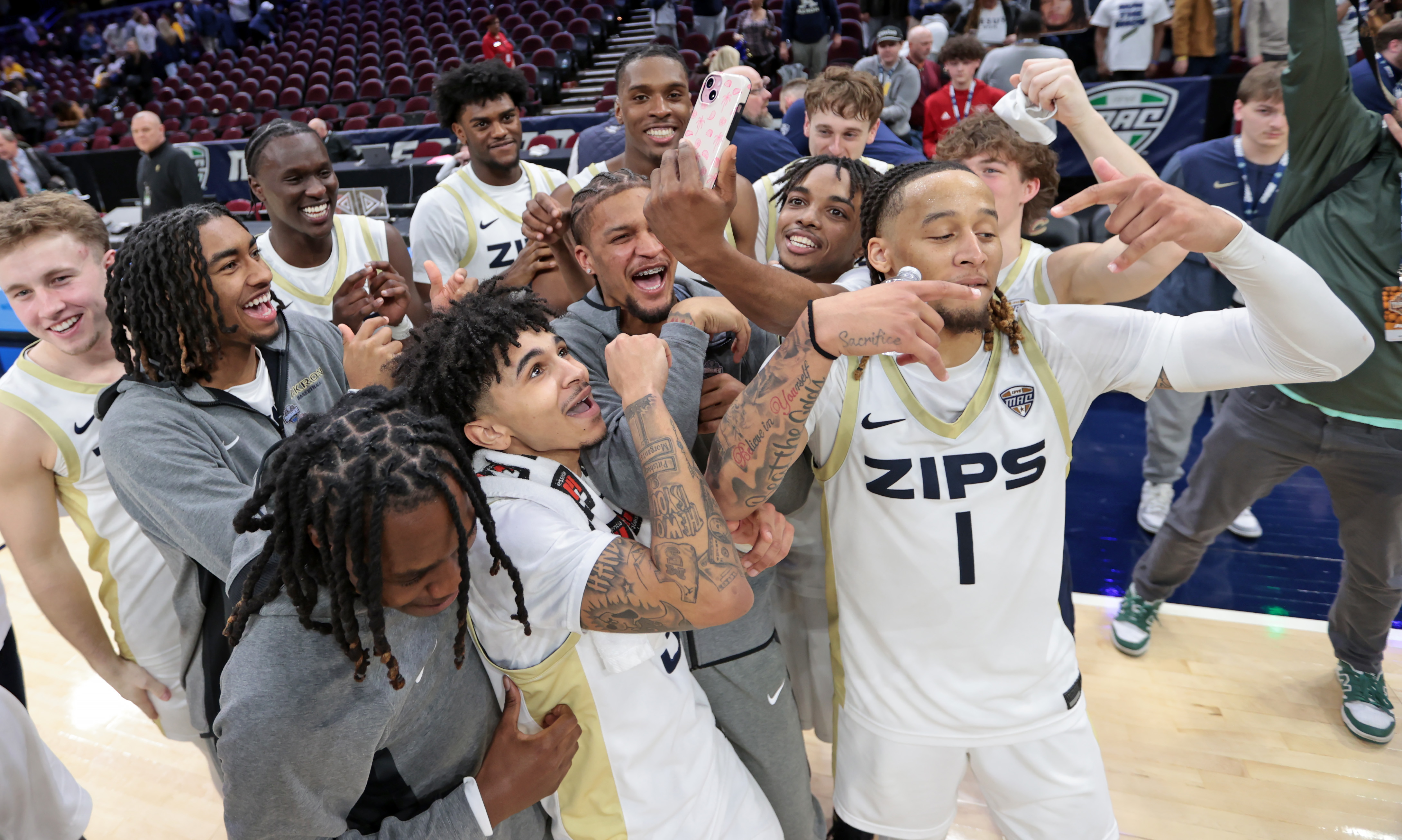 MAC Men's basketball semifinals: Akron Zips vs. Kent State Golden ...