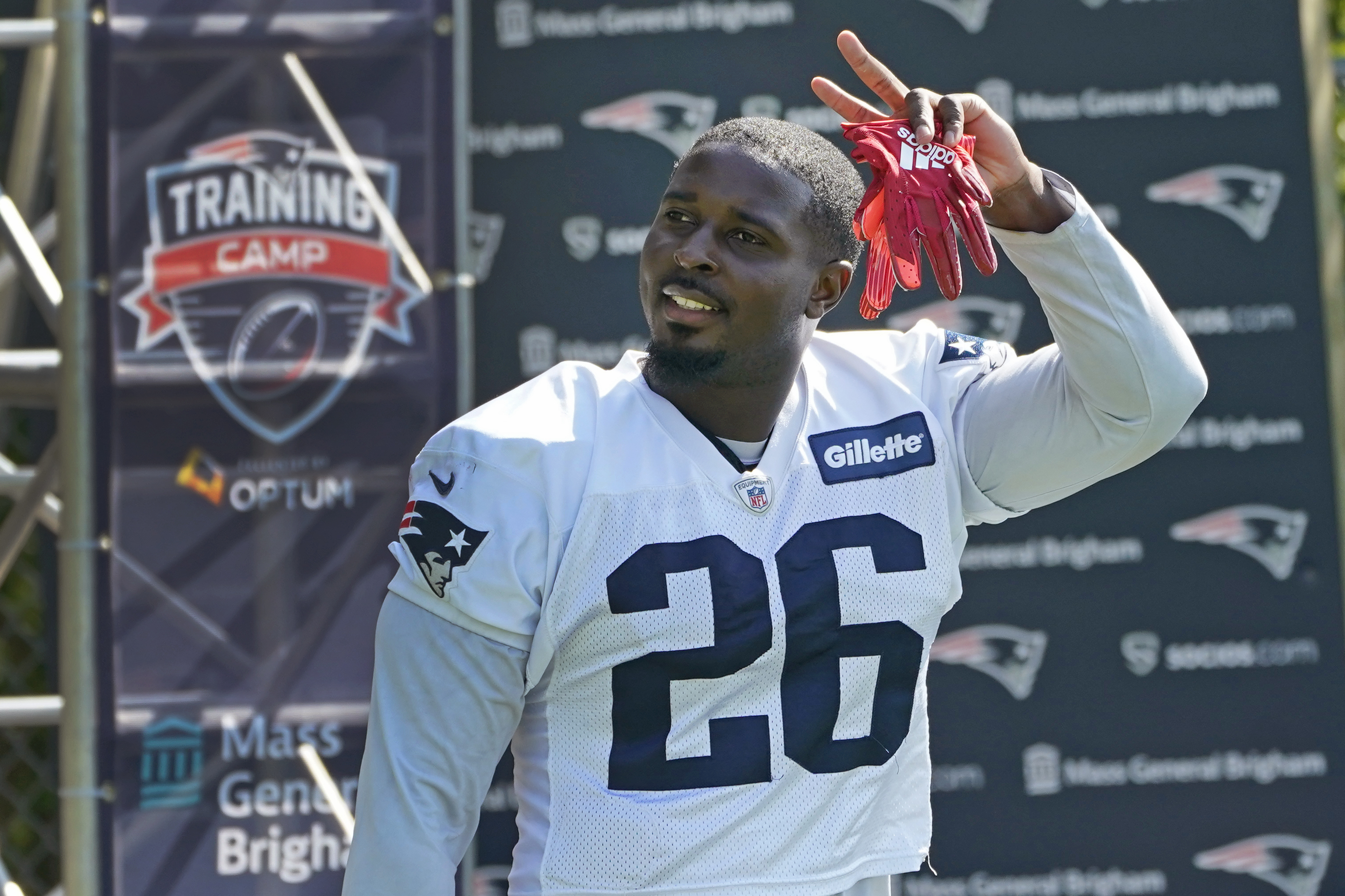 RB Sony Michel returns for 2nd stint with Rams