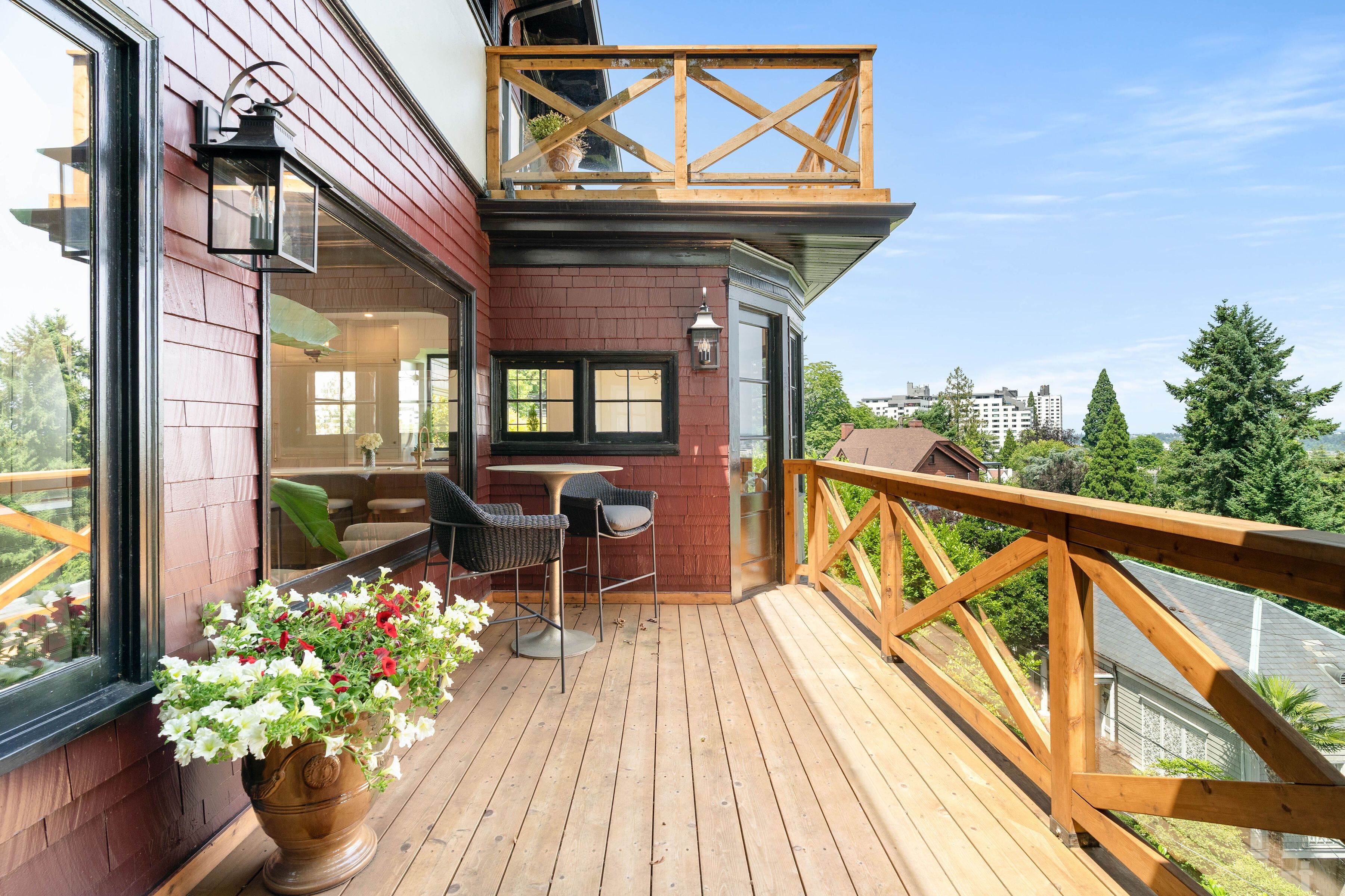 A 1907 Craftsman house at 1442 S.W. Vista Ave. in Southwest Portland is for sale by Aaron Moomaw and Lauren Moomaw of Cascade Hasson Sotheby’s International Realty. Stacks Photo Company