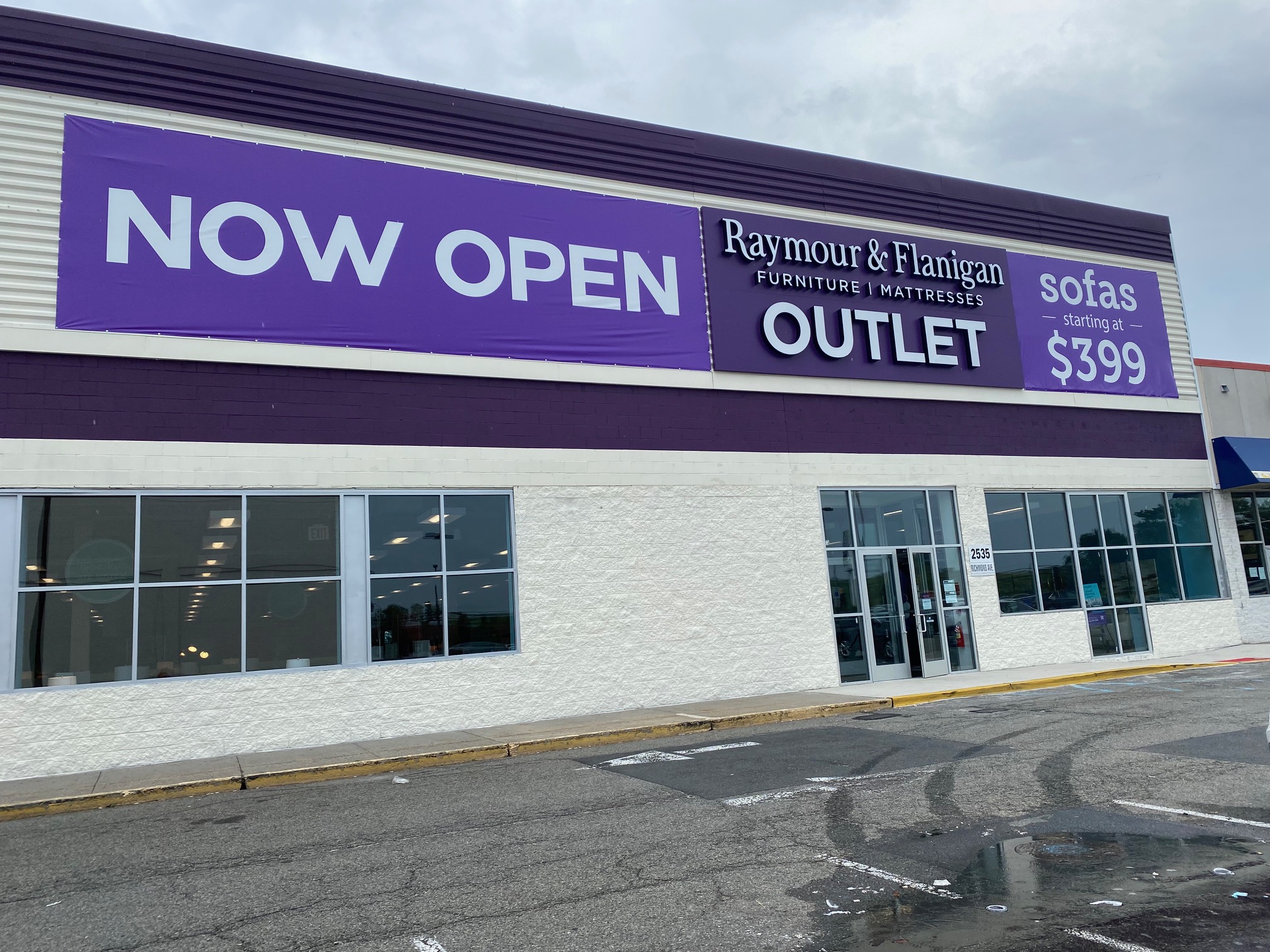 What Is A Raymour Flanigan Outlet