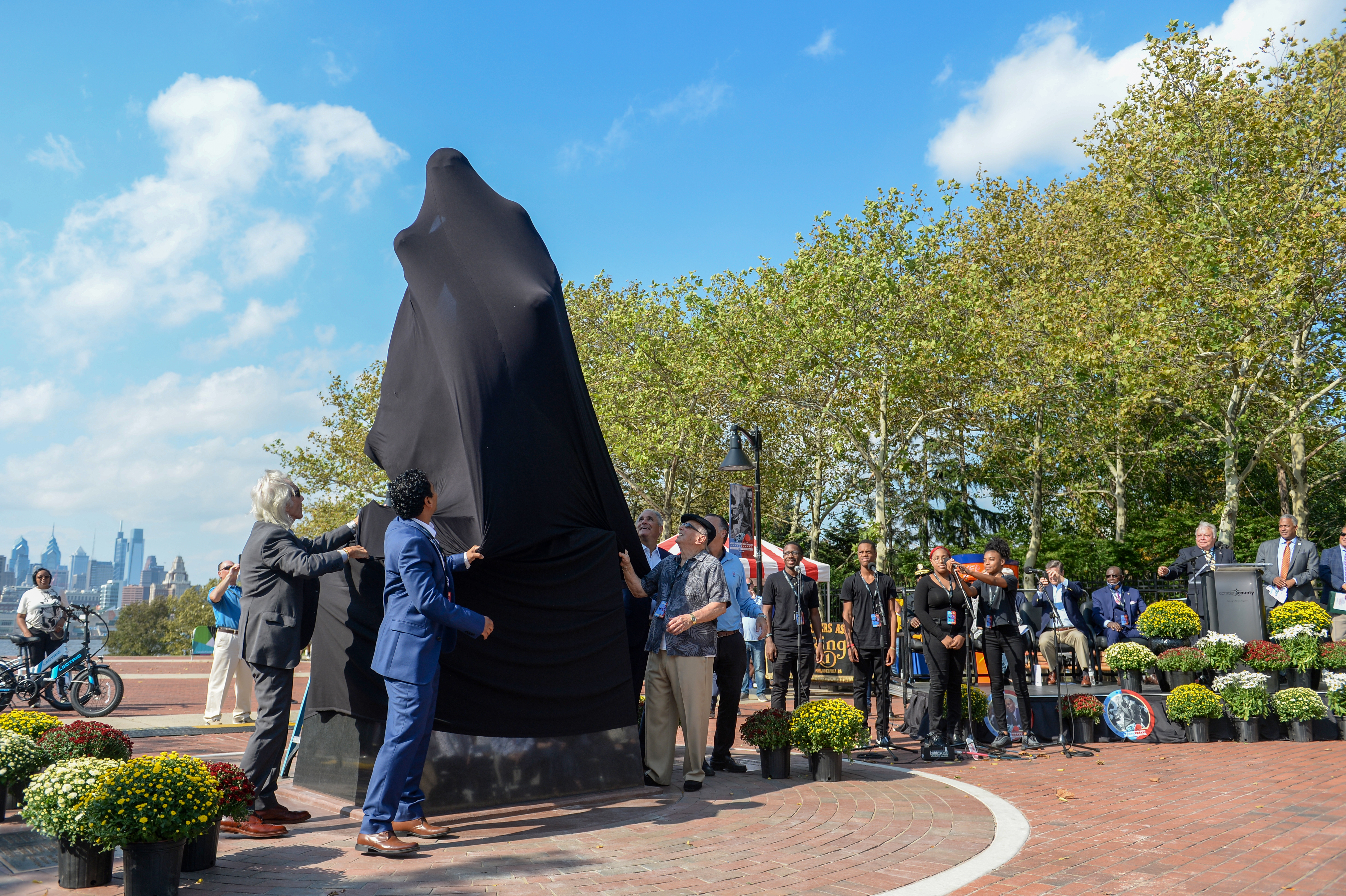 A statue of boxing legend Jersey Joe Walcott will be unveiled in Camden:  'He was bigger than life'