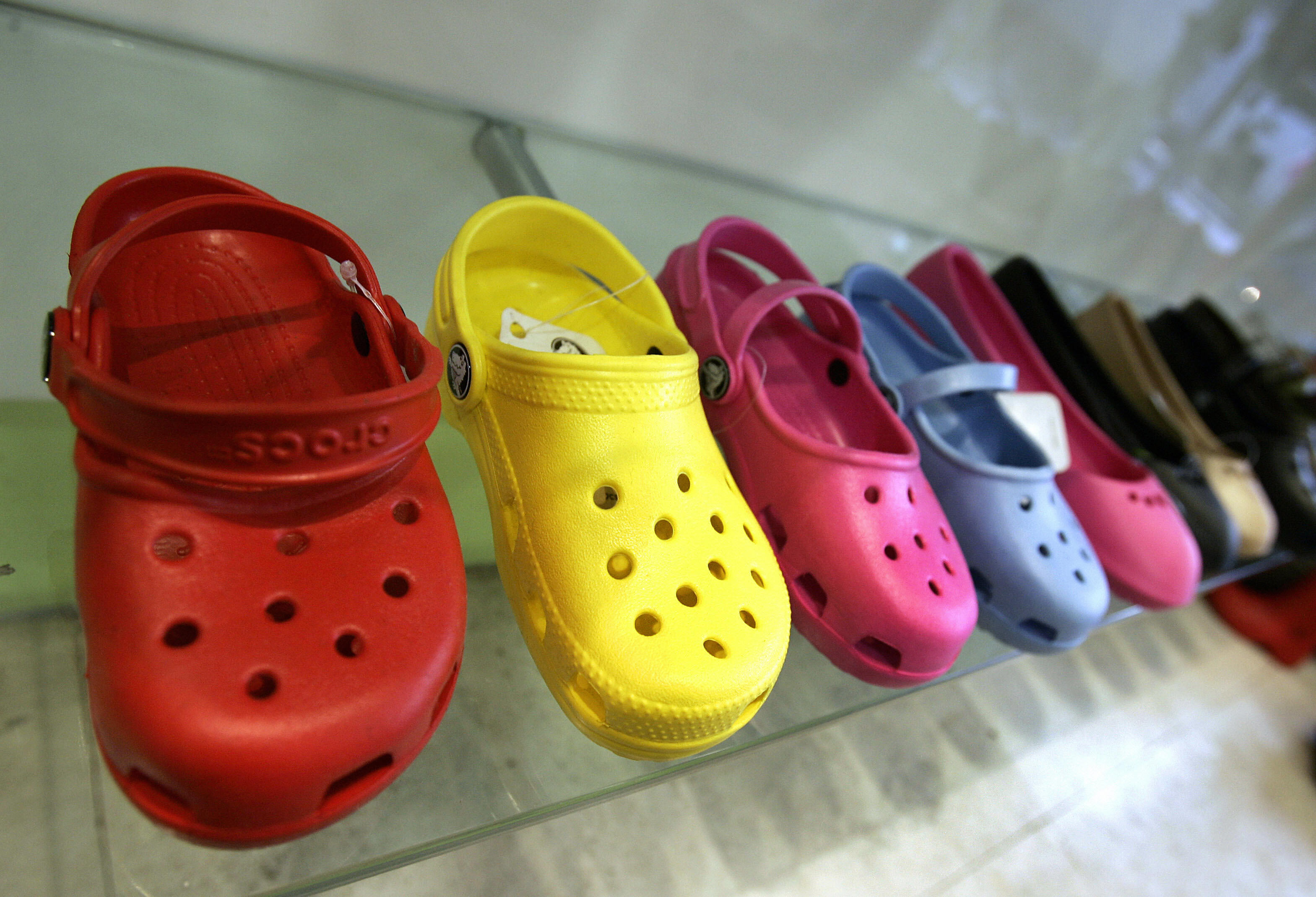Crocs giving free shoes to healthcare 