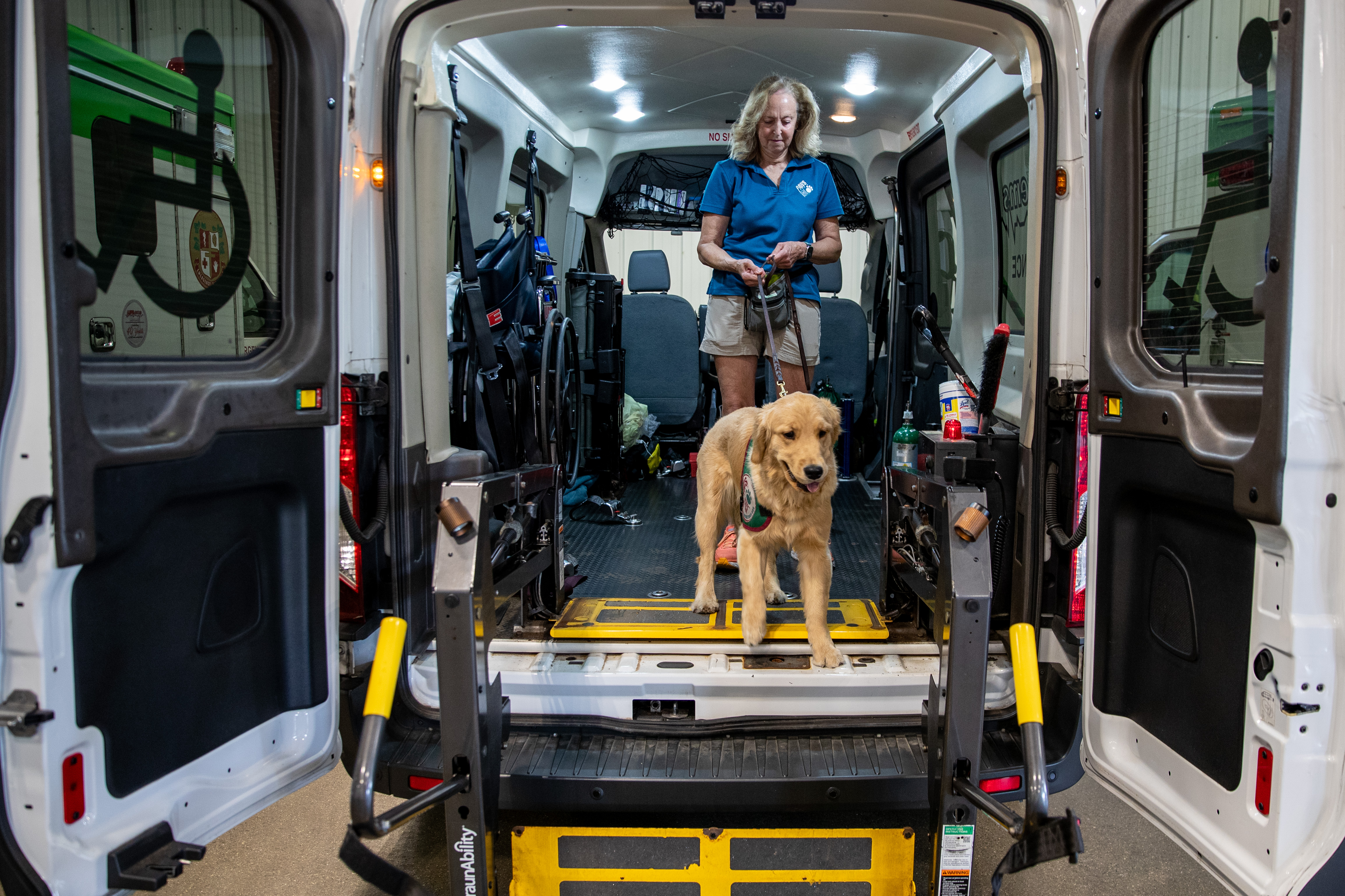 Ems Paws Paws With A Cause puppies train with paramedics - mlive.com