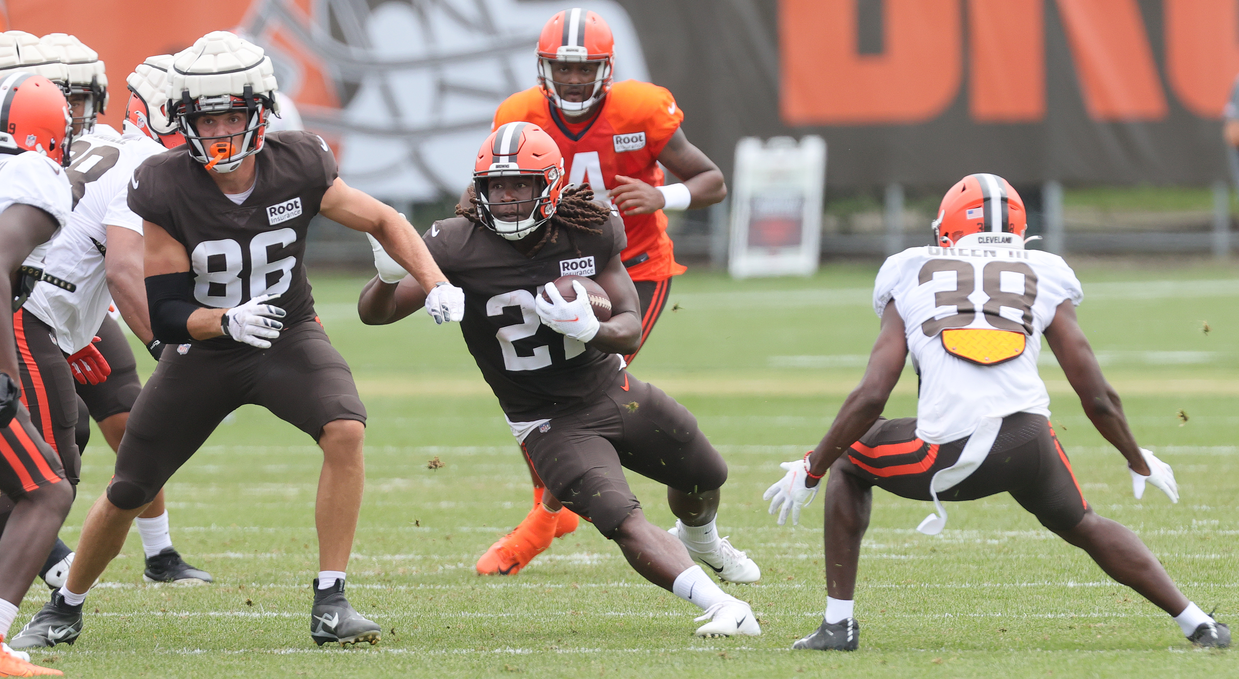 Browns RB coach Stump Mitchell: 'They can get beat late or they can get  beat early'