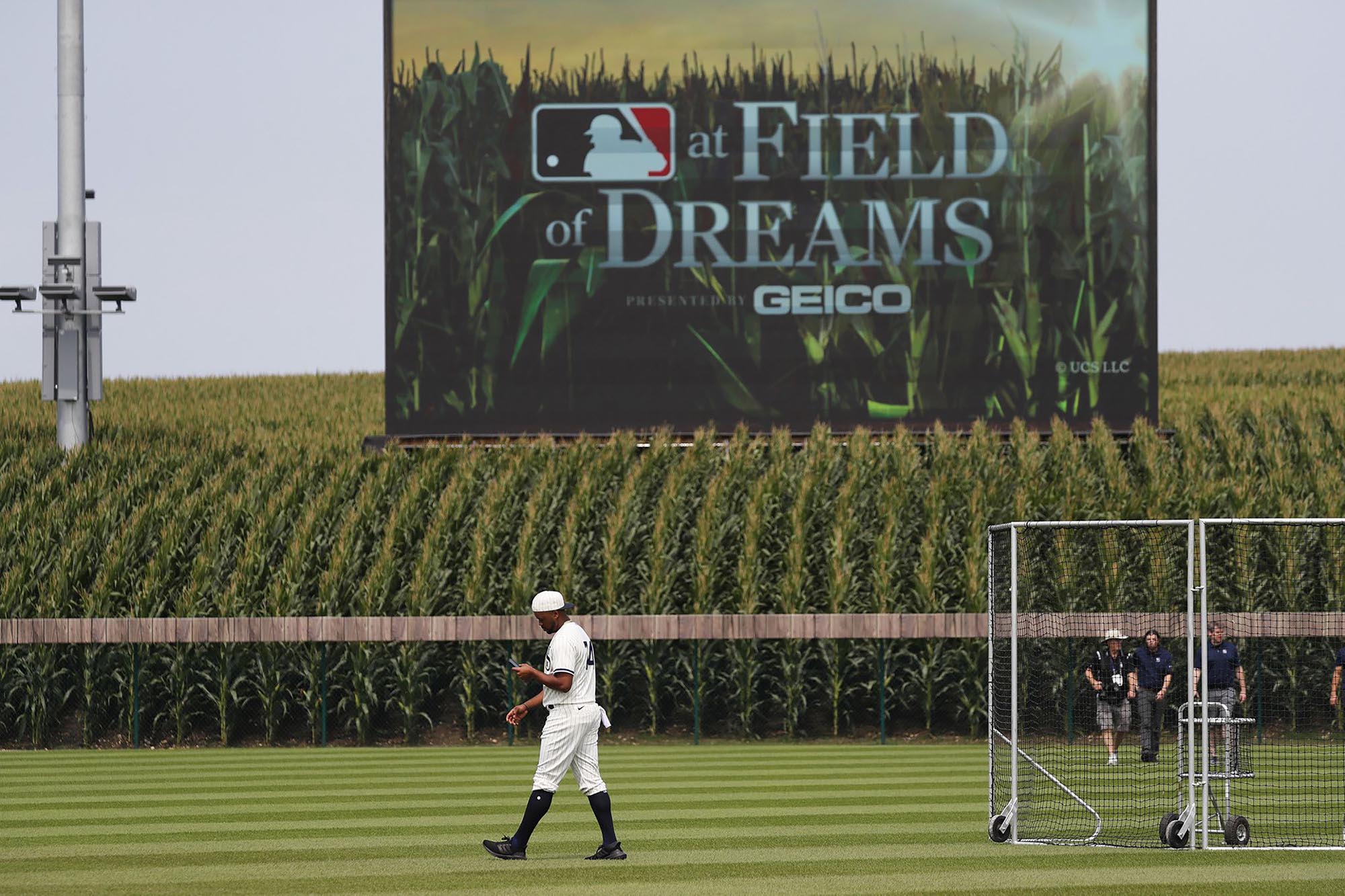 Chicago Cubs vs. Cincinnati Reds Nike 2022 Field of Dreams