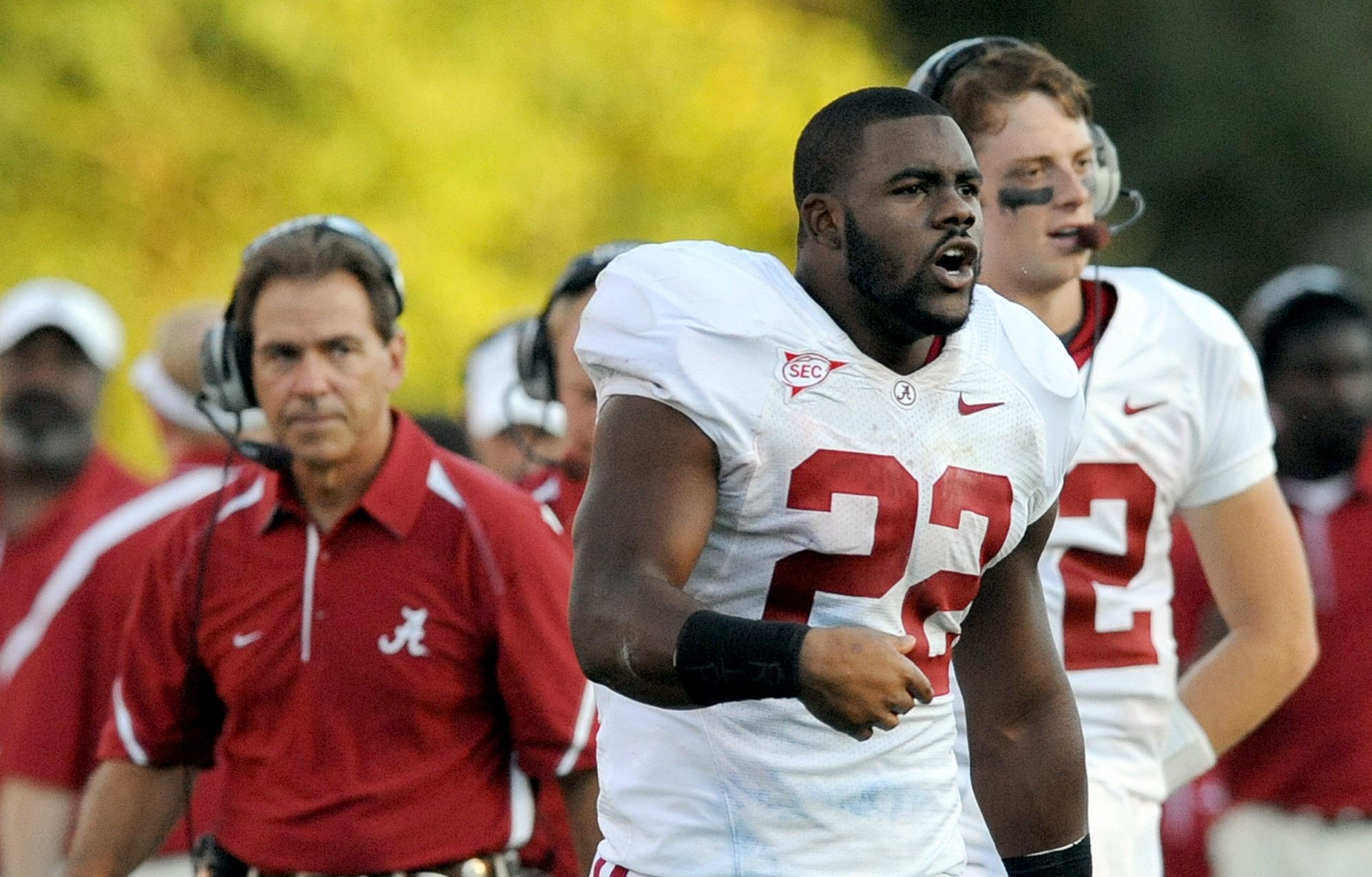 WATCH: Tua Tagovailoa and Jaylen Waddle spread their holiday cheers