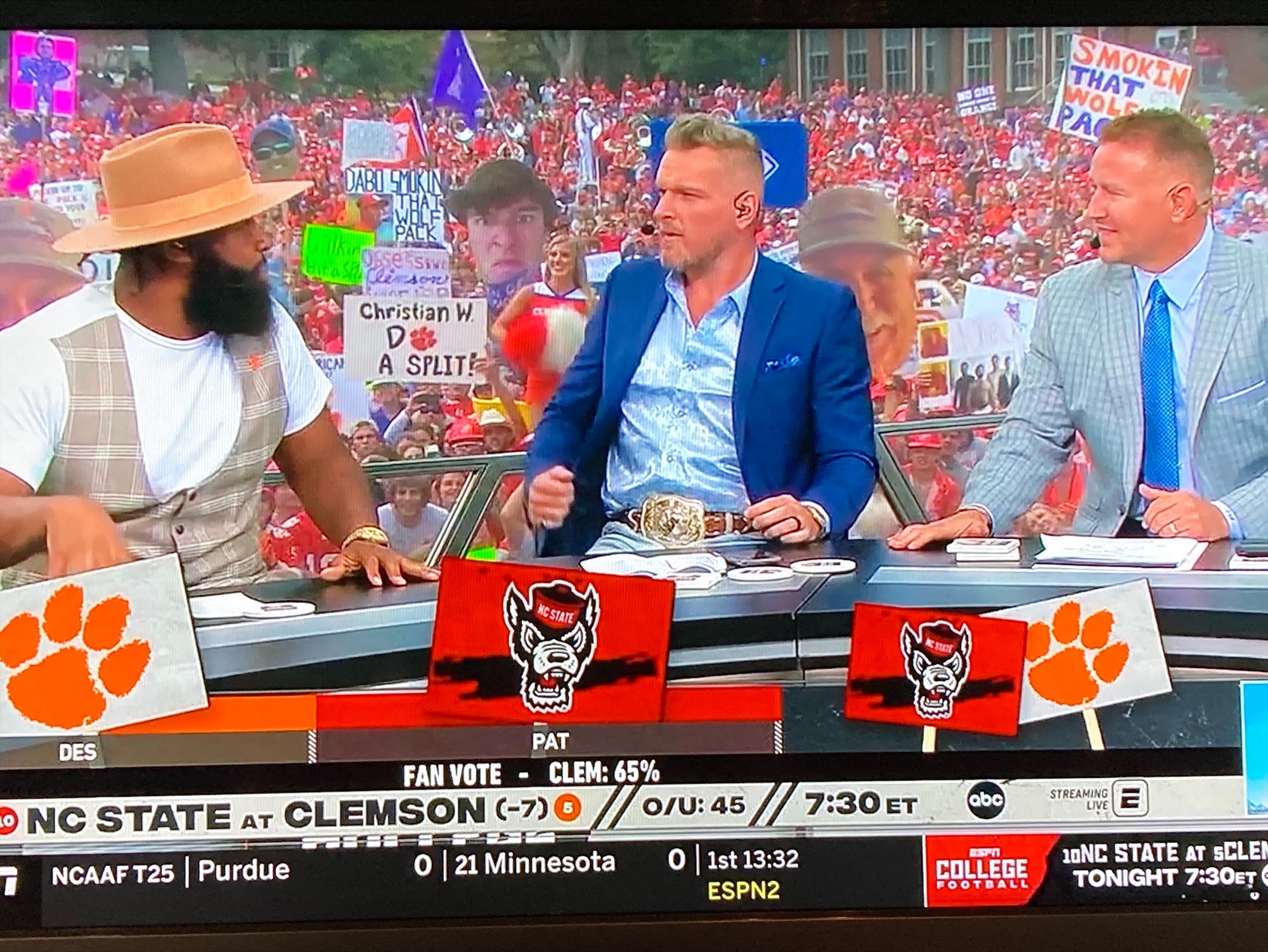 ESPN College GameDay Crew Picks and Predictions 2022 for Week 7 With Guest  Picker Peyton Manning