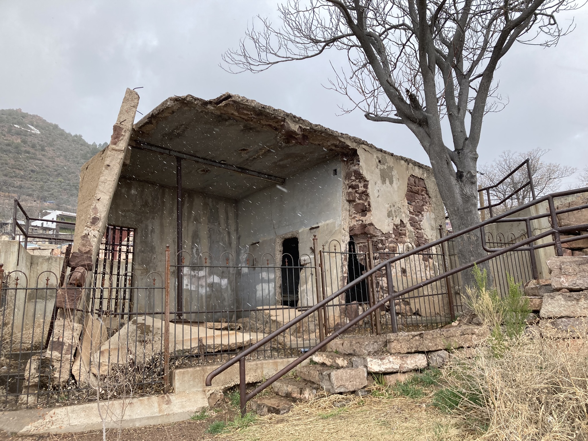 Jerome, Arizona – a Wicked Ghost Town That Refuses to 'Die