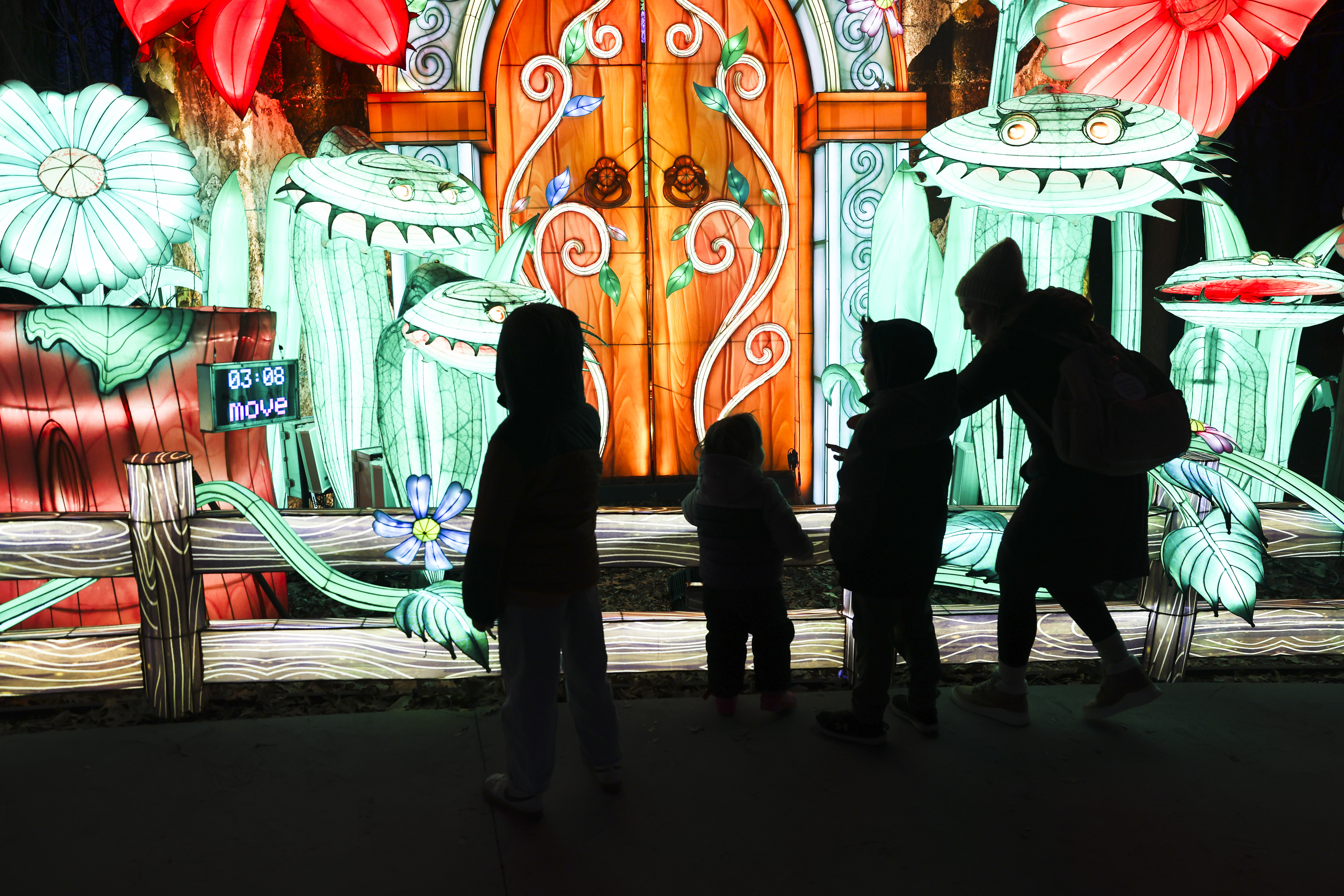 Lantern festival illuminates the zoo in Grand Rapids - mlive.com