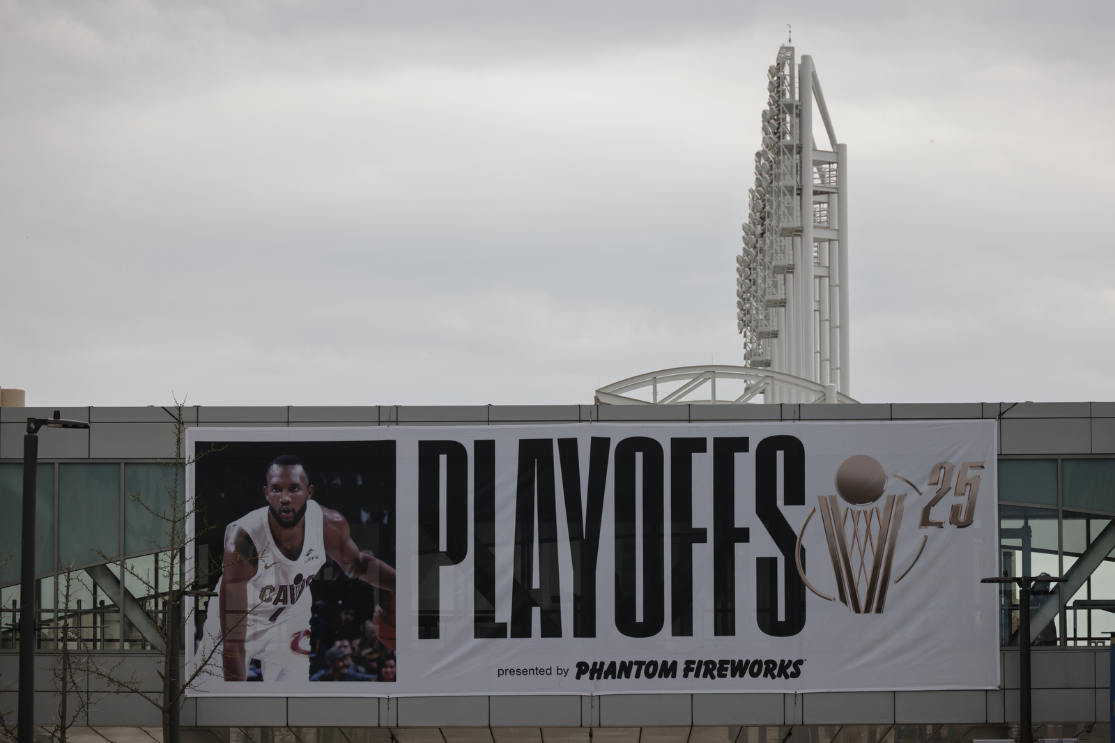 Signs of Cavs playoffs pop up on and around Rocket Arena this week ...