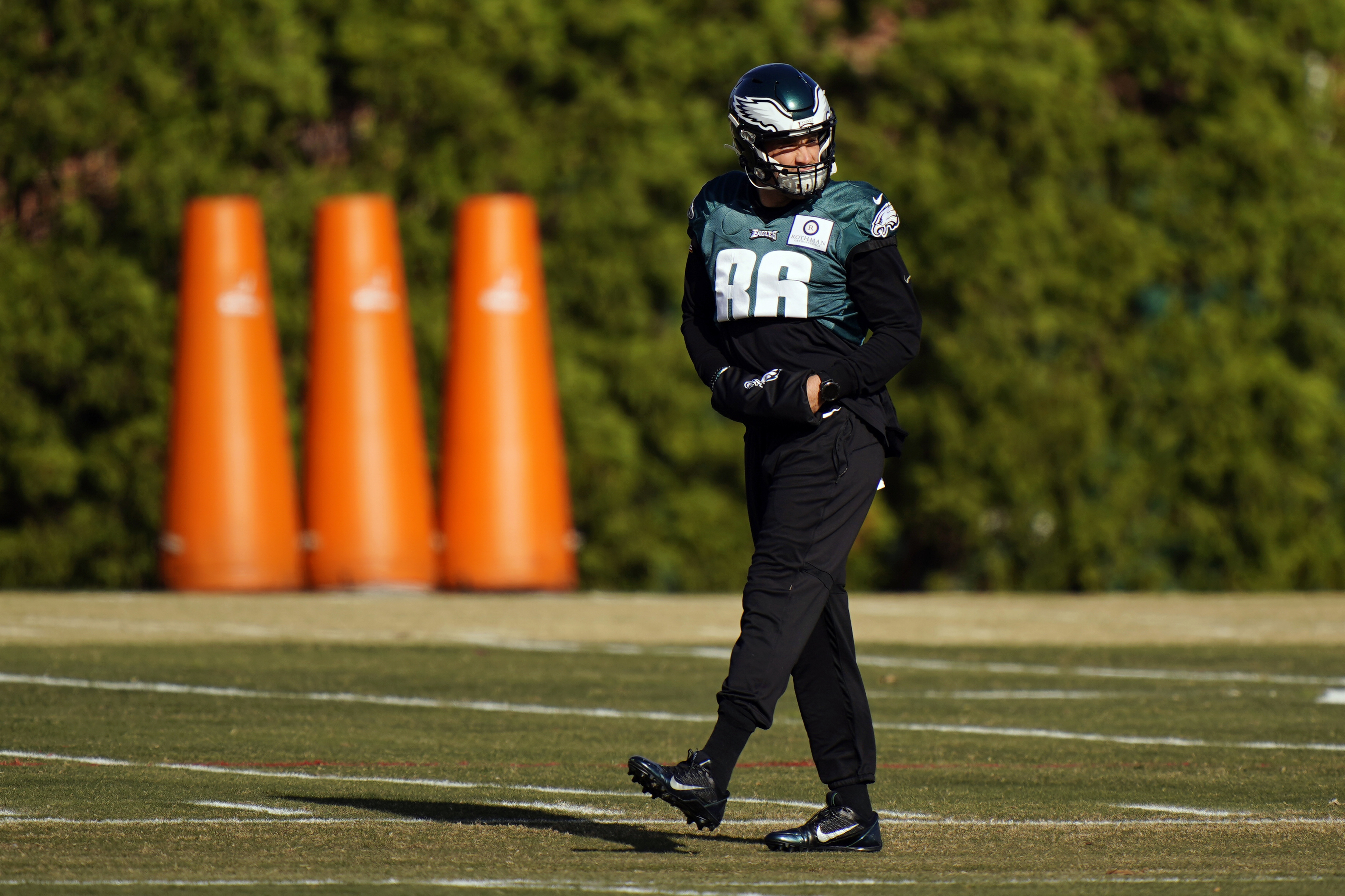 Report: Zach Ertz will not play in Eagles game against Broncos