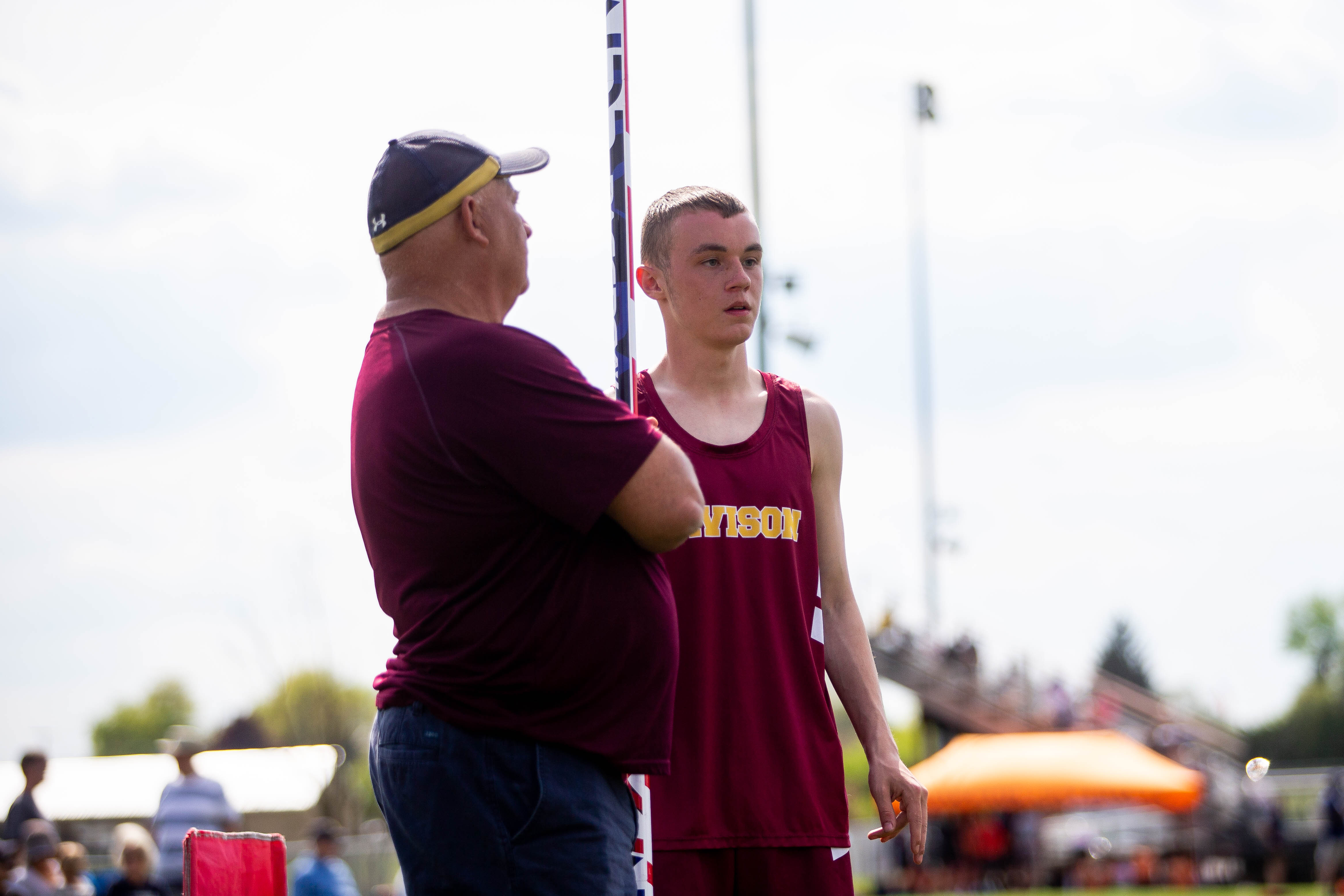 Blind since birth, 'remarkable' Davison senior has become successful pole  vaulter 