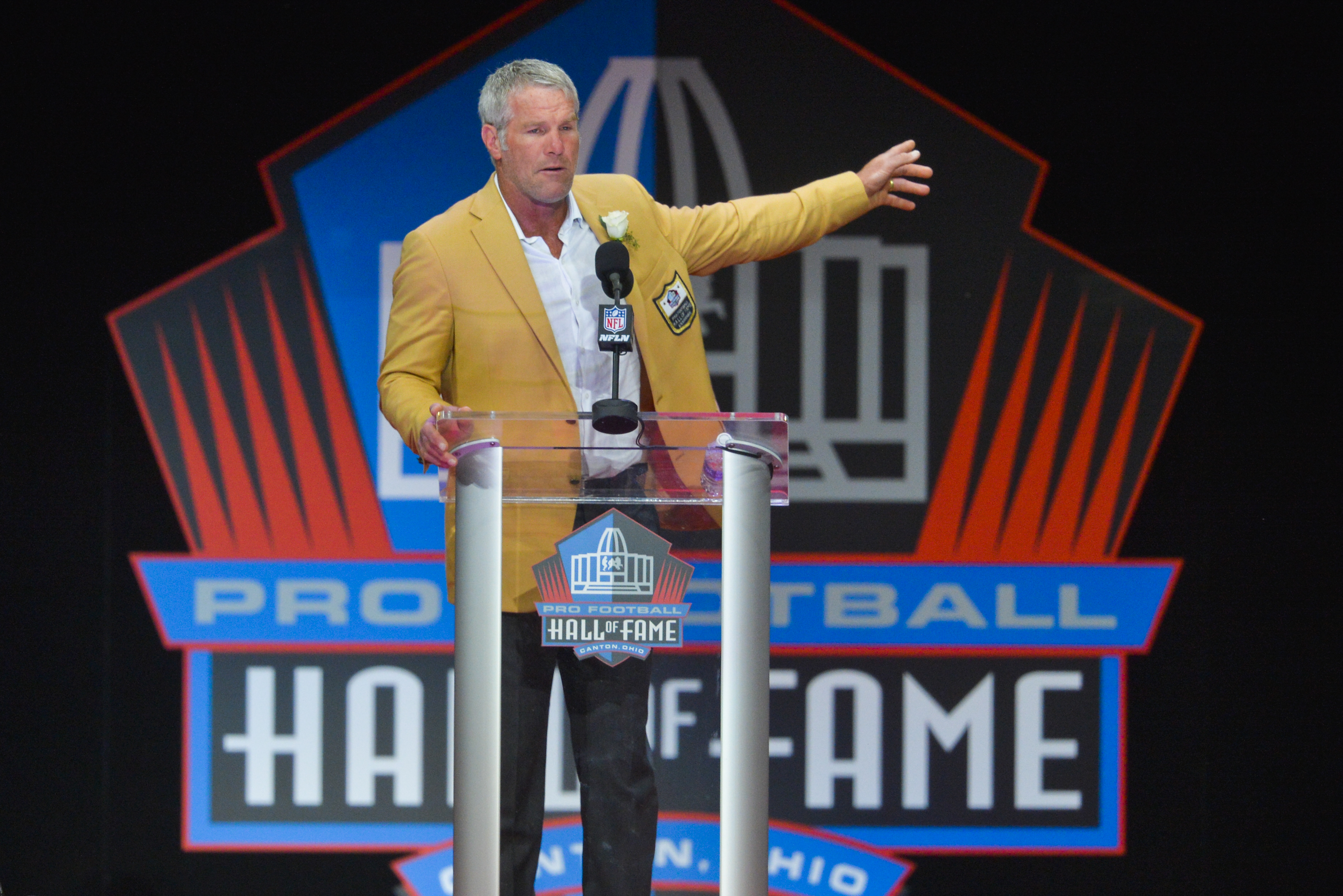 Brett Favre must return $828K in welfare funds to Mississippi or