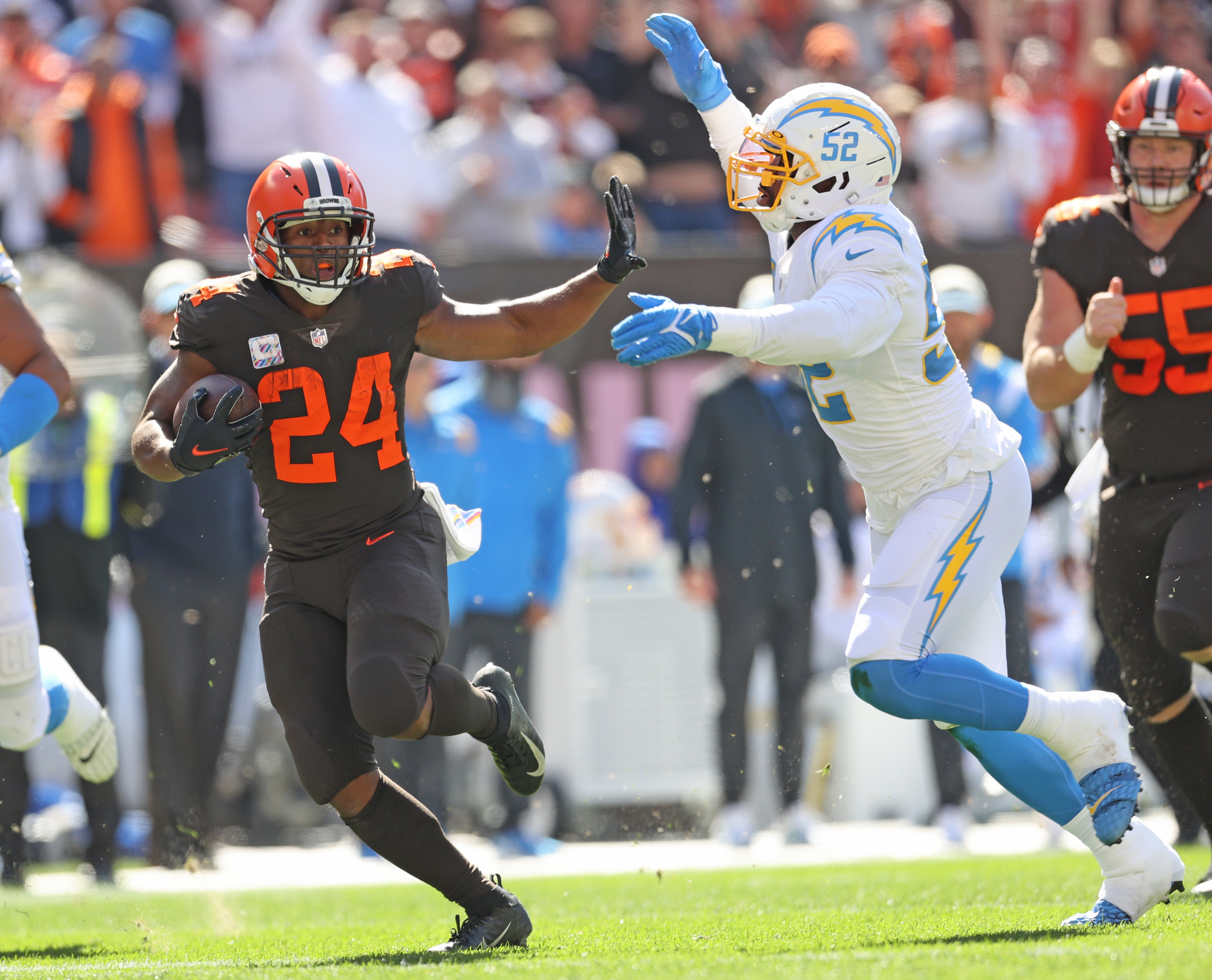 Watch Nick Chubb score his second touchdown vs. the Chargers on a 2-yard  run 