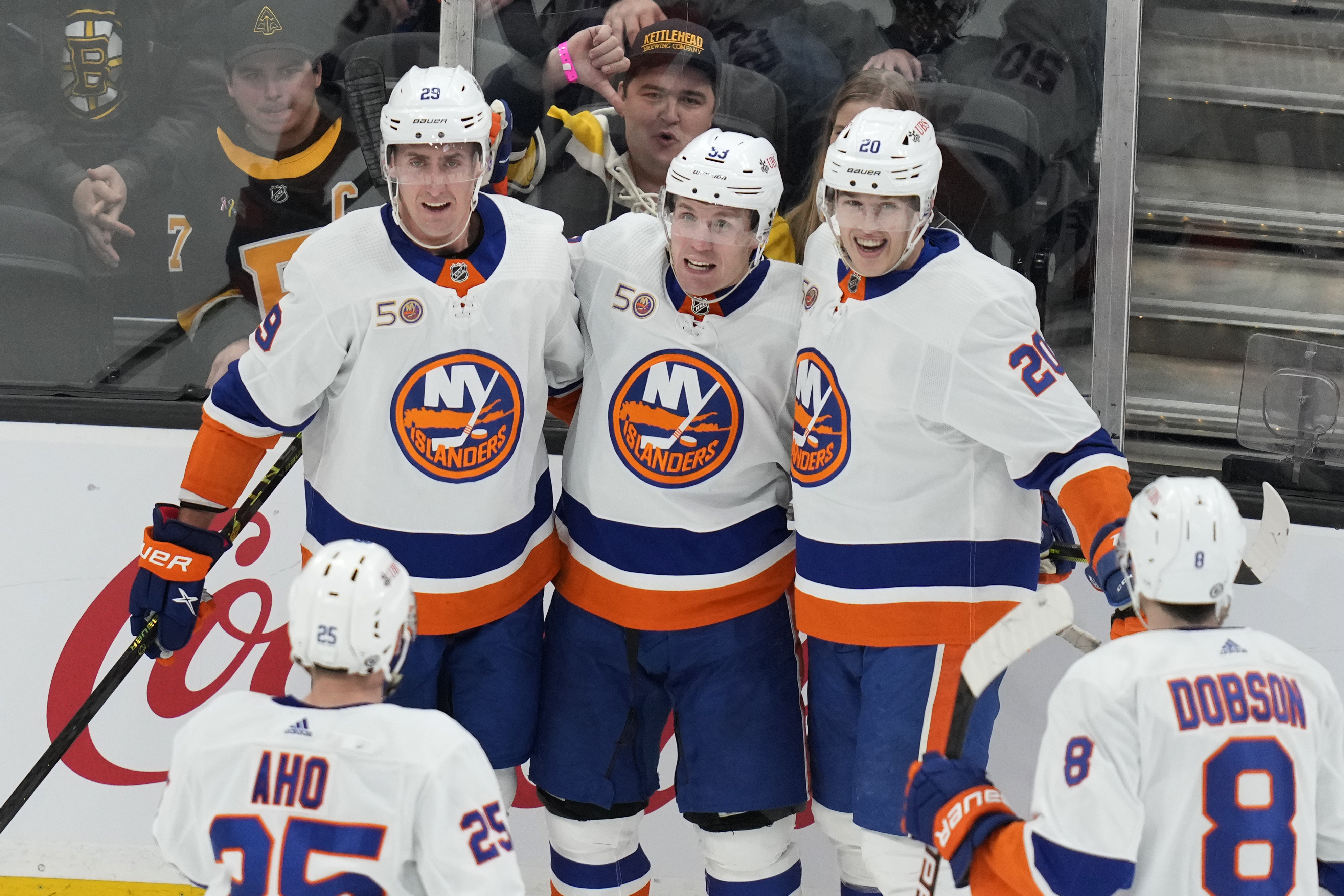 Islanders vs. Coyotes prediction: NHL odds, pick, best bets