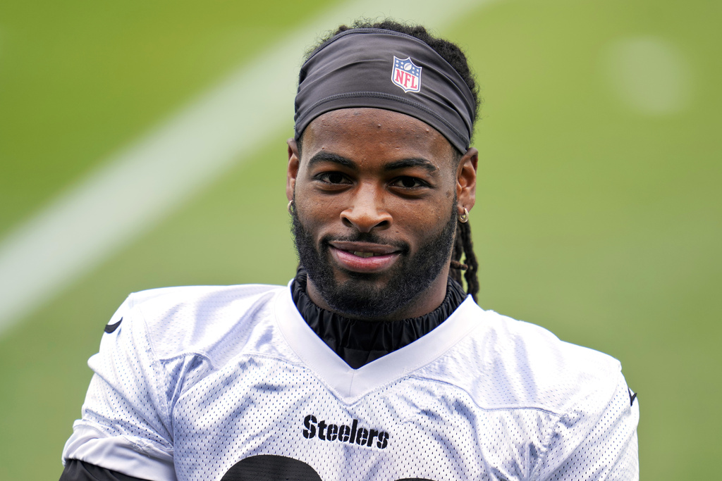 Steelers' Najee Harris Calls Out Giants, Says Saquon Barkley's