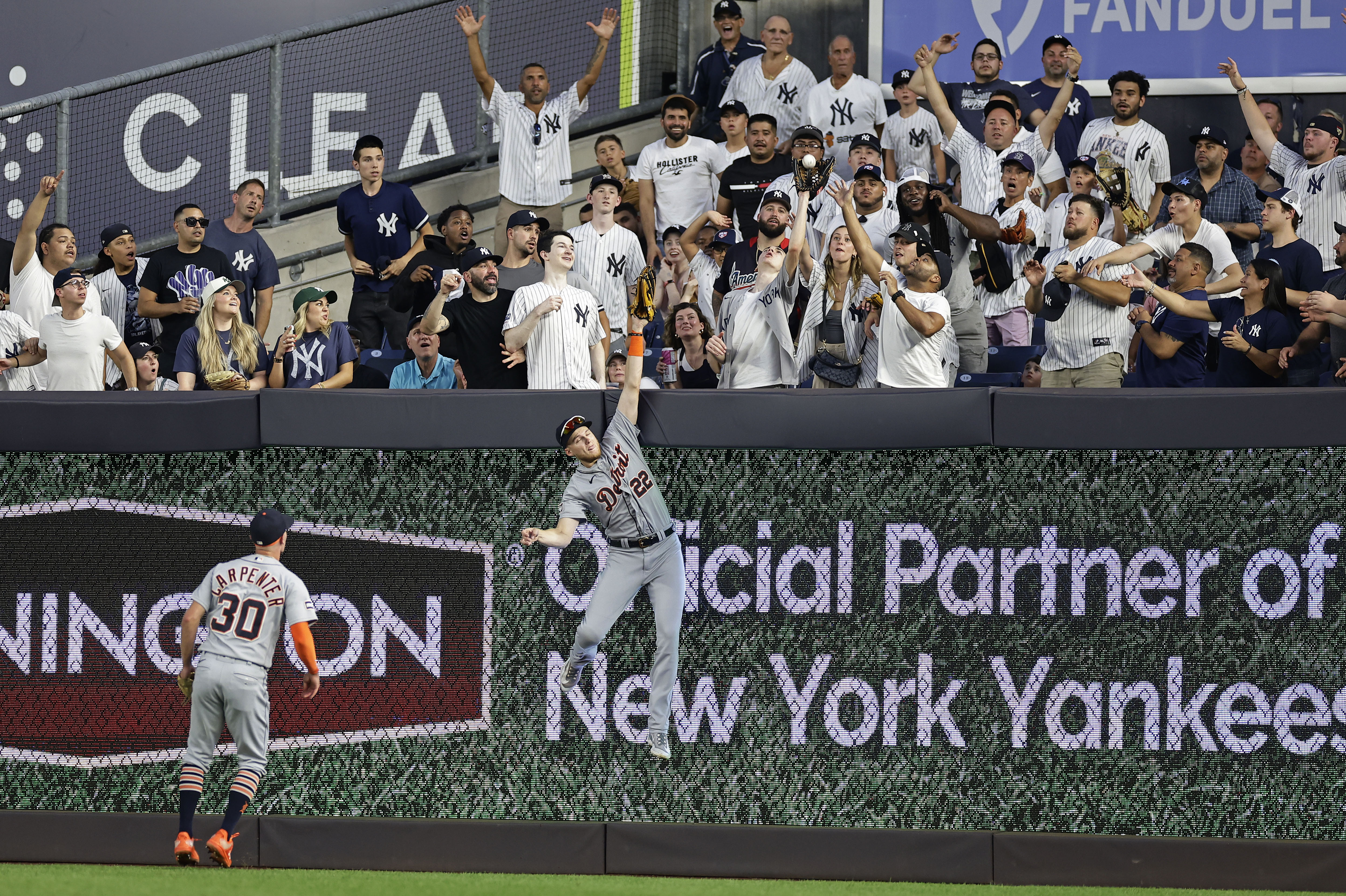 Yankees get two big blasts, beat Tigers in the Bronx 