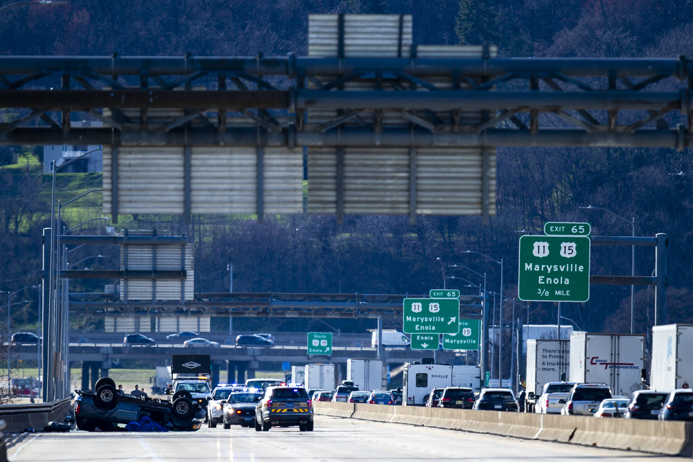 Fatal accident shuts down I81 in Harrisburg
