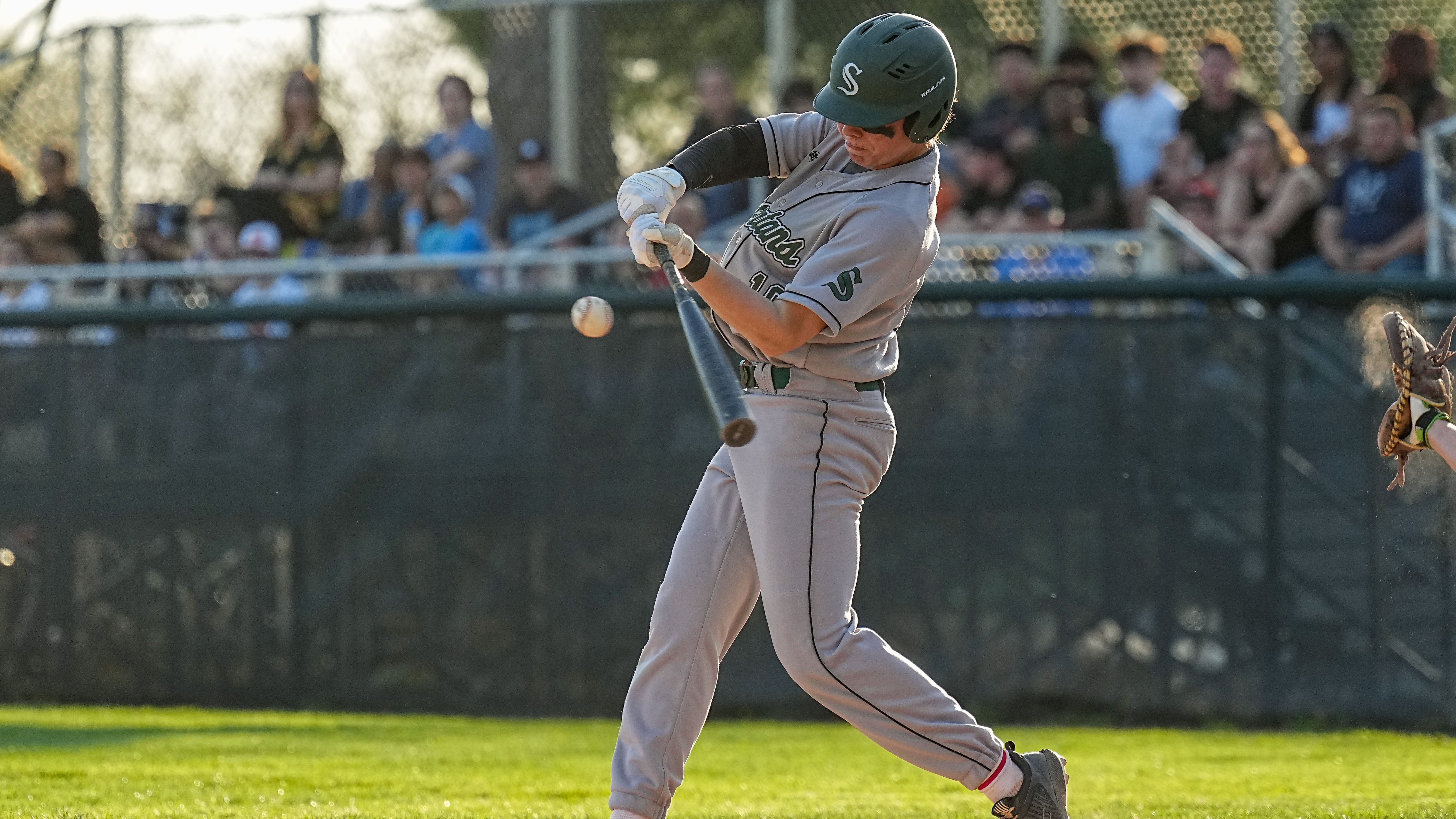 Steinert takes advantage of Hamilton West's late inning generosity 