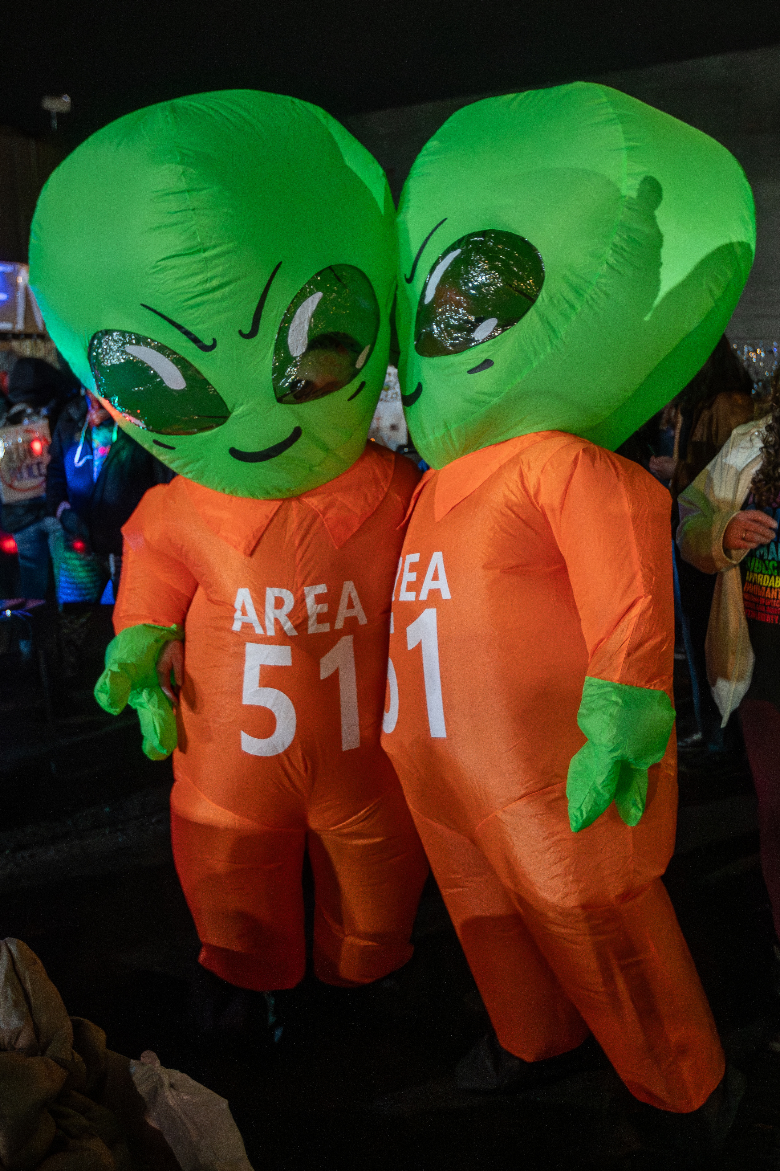 Frog Brigade closes day of protests at ICE building - oregonlive.com