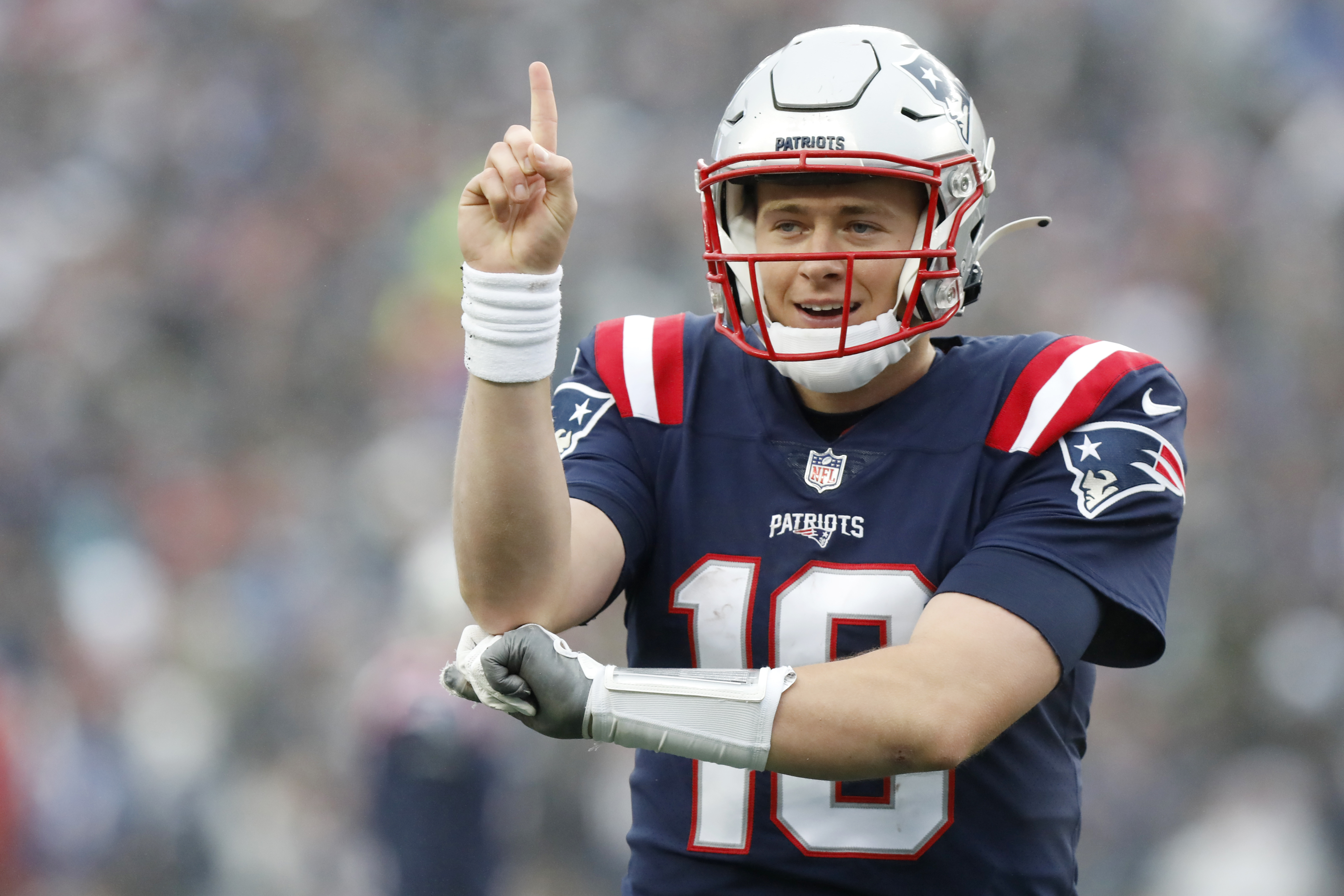 Zach Wilson picked off four times, Jets thumped by Patriots