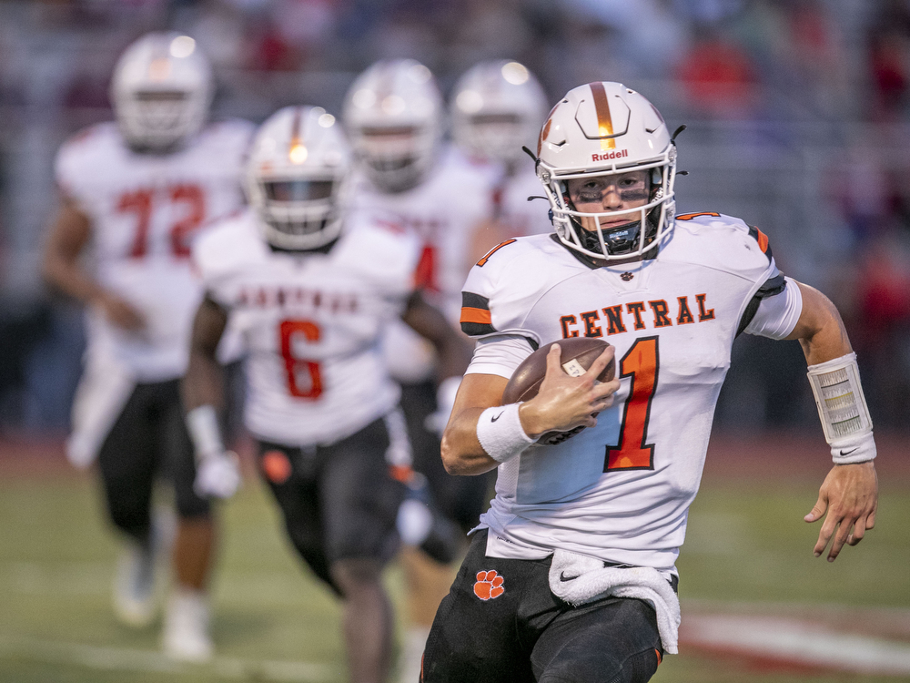 Harrisburg defeats Central York in District 3 football playoffs 