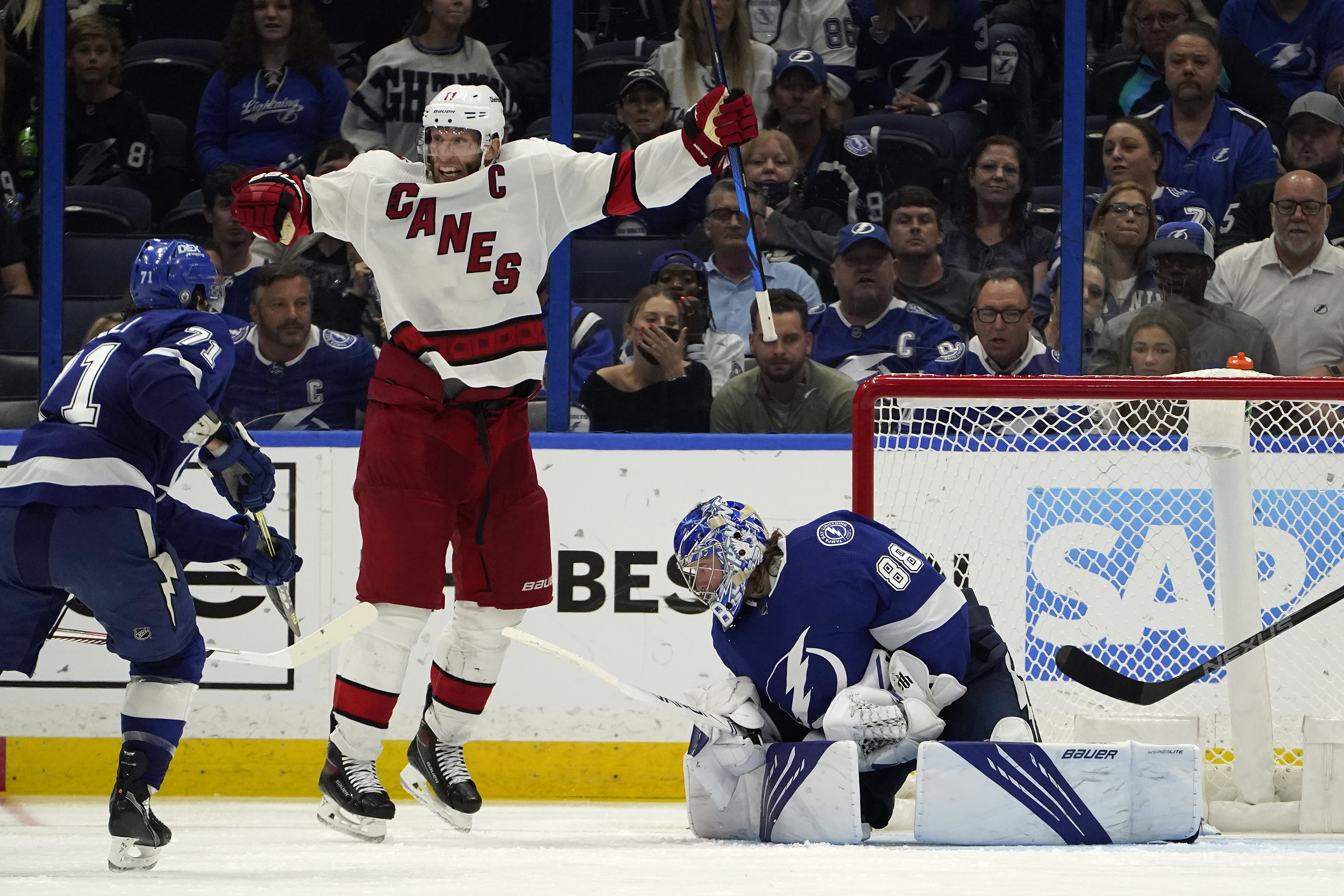 Флорида эдмонтон когда игра. Carolina Hurricanes Kuznetsov.