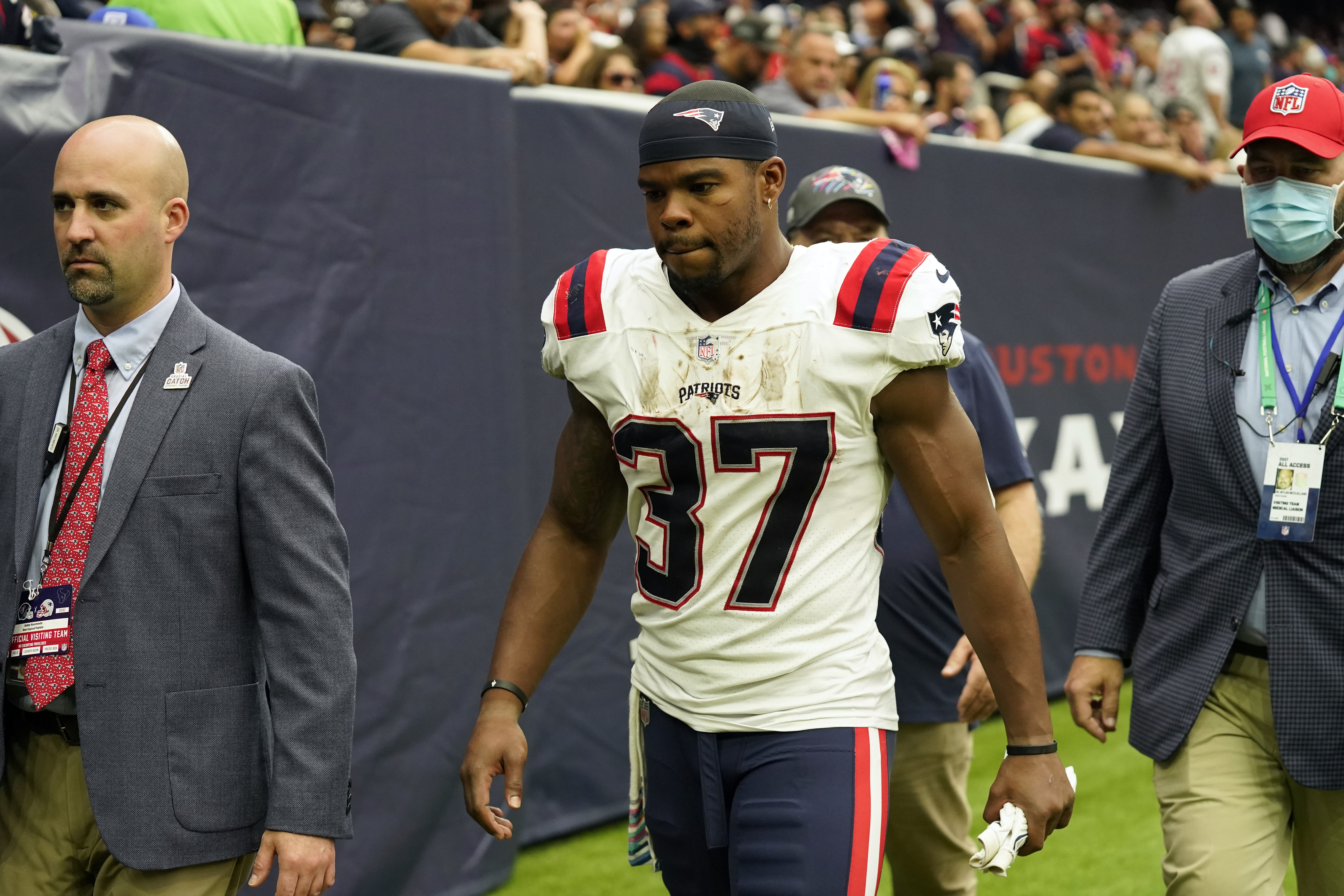 New England Patriots: Damien Harris suffers thigh injury and will be  sidelined for the next few games