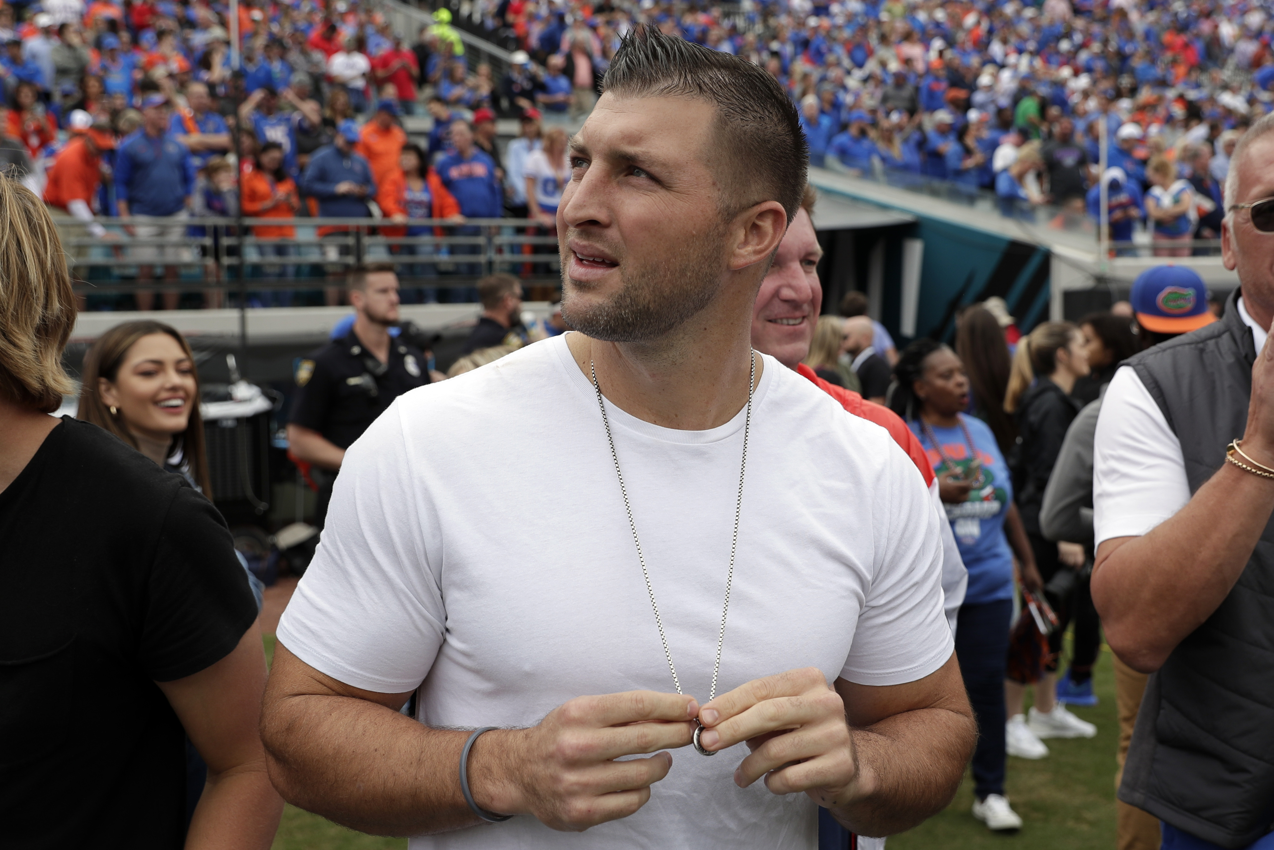 Tim Tebow, former Patriots QB, has tryout for Jaguars at a tight end  (report) 