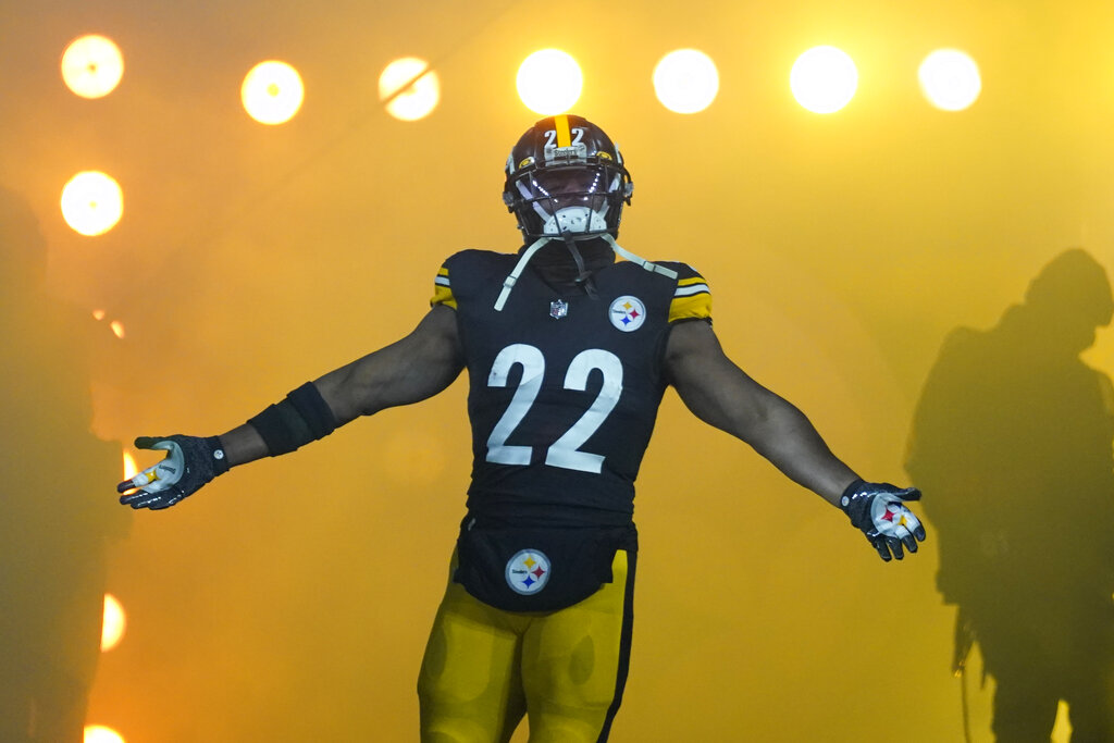 Pittsburgh Steelers running back Najee Harris (22) carries the ball in the  first half during an