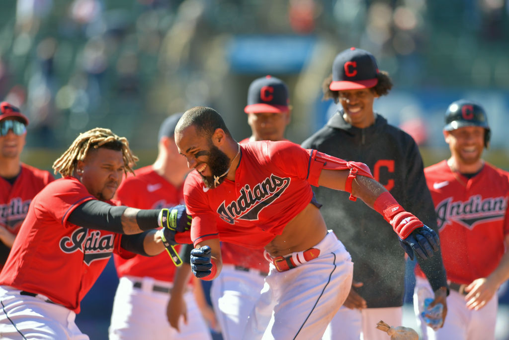 Amed Rosario's hit in 10th gives Indians 2-1 win over Cubs